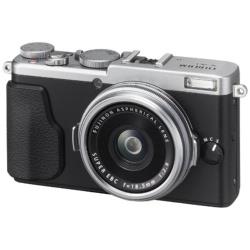 コンパクトデジタルカメラ　FUJIFILM X70（シルバー）