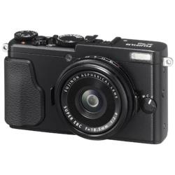 コンパクトデジタルカメラ　FUJIFILM X70（ブラック）