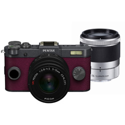 PENTAX Q-S1（オーダーカラー・ガンメタル/バーガンディー） ダブルズームキット／ミラーレス一眼　013    ［ズームレンズ＋ズームレンズ］