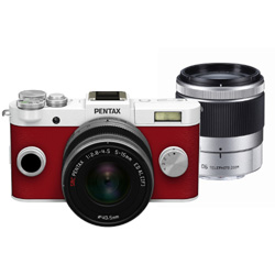 PENTAX Q-S1（オーダーカラー・ピュアホワイト/カーマインレッド） ダブルズームキット／デジタル一眼　016   ［ズームレンズ＋ズームレンズ］