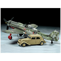 1/48 フォッケウルフ Fw190 D-9 JV44・シトロエン 11CV スタッフカー セット