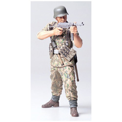 1/16 ワールドフィギュアシリーズ No.3 WWII ドイツ戦闘歩兵（迷彩野戦服）