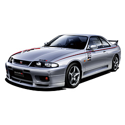 1/24 インチアップシリーズ No.1　001スカイラインGT-R (R33 NISMO仕様) ニスモ40周年組立式ケース付き