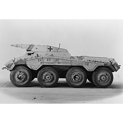 1/35 WW.II ドイツ軍 8輪重装甲車 Sd.Kfz.234/3 短砲身7.5cm砲搭載型 イタレリ