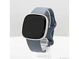 �k�W���i�l Fitbit Versa 4 �E�H�[�^�[�t�H�[���u���[