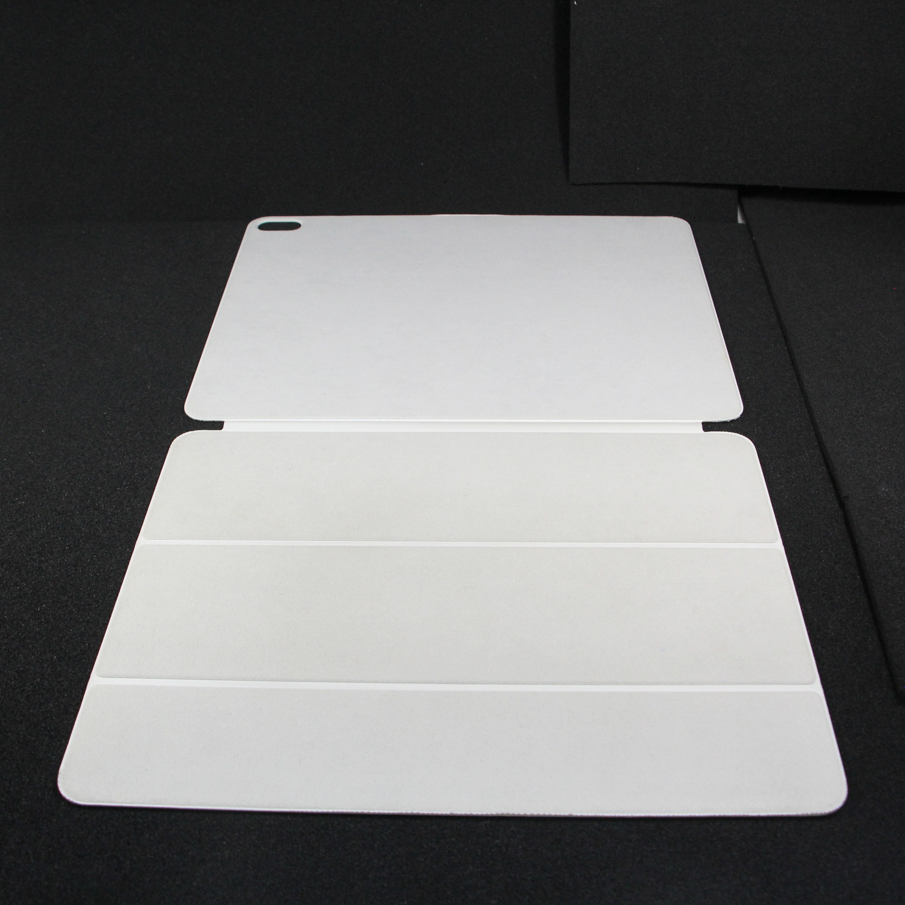 12.9インチ iPad Pro用 Smart Folio MRXE2FE／A ホワイト