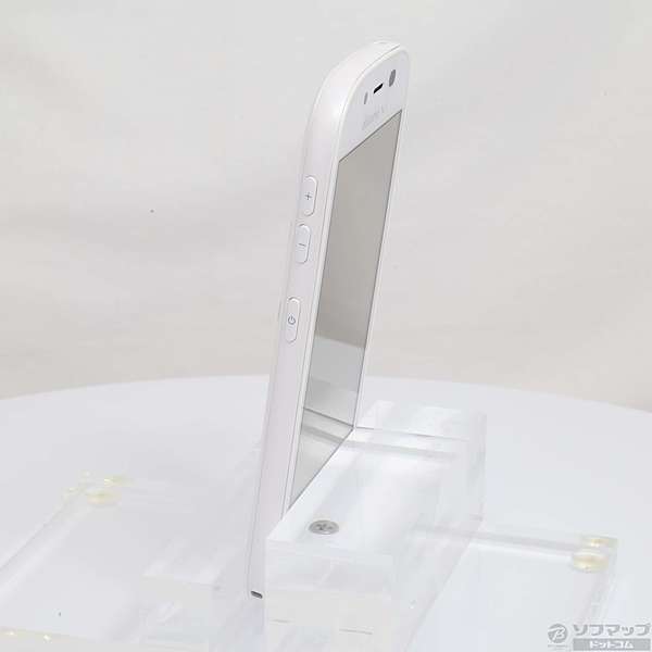 中古】らくらくスマートフォン3 8GB ホワイト F06F docomo