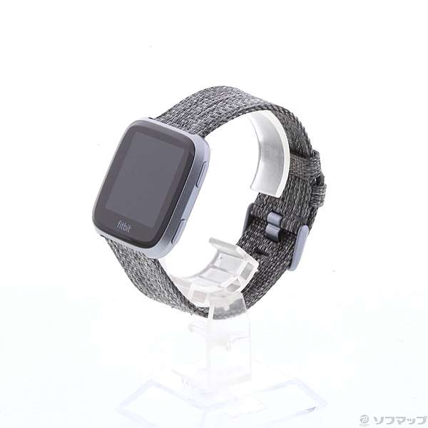 中古品〕 Fitbit Versa スペシャル エディション FB505BKGY-CJK｜の