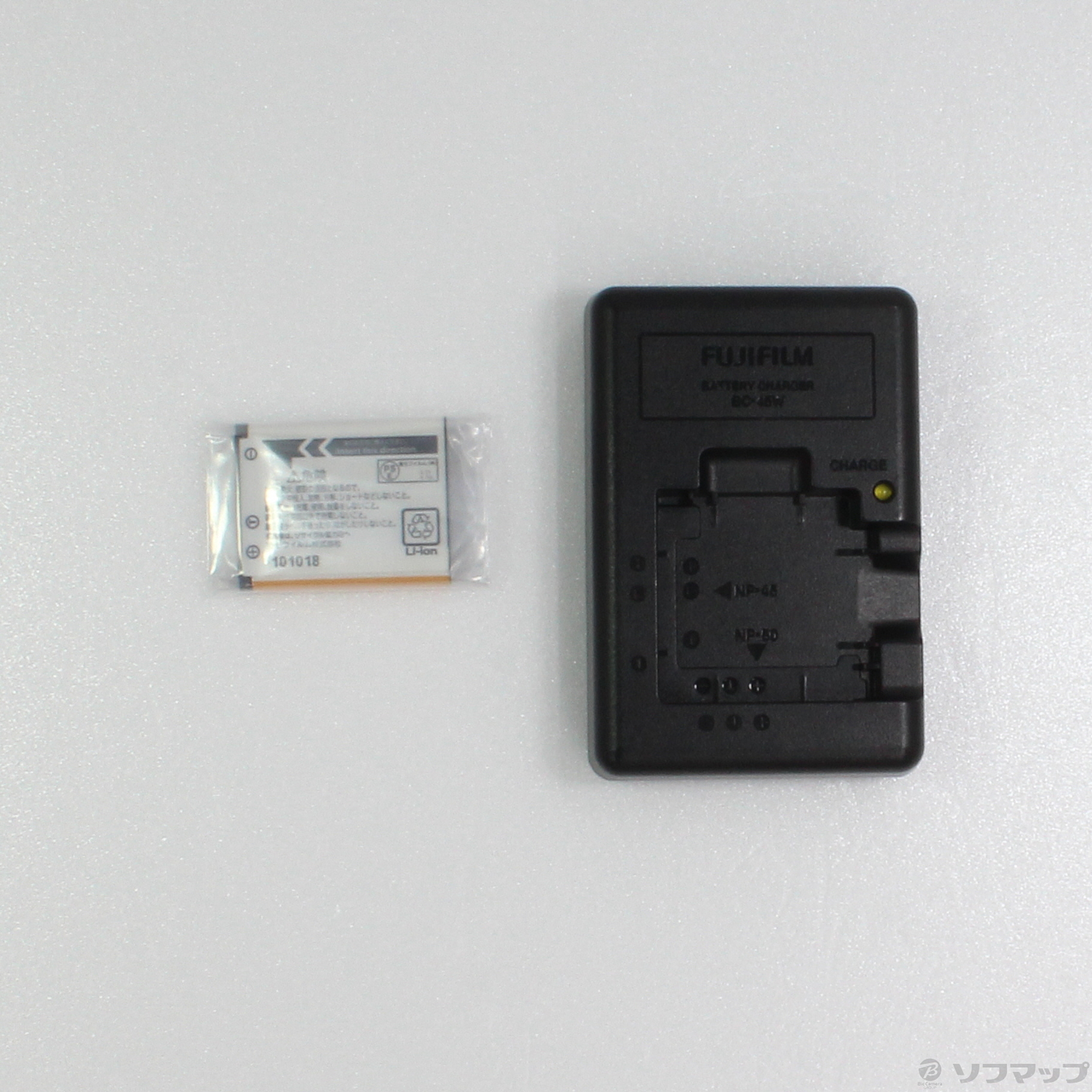✨️極上美品✨️ FINEPIX Z800EXR【SDカード仕様】 中古】FinePix Z800EXR G (1200万画素／5倍／SDHC／ゴールド／SDHC