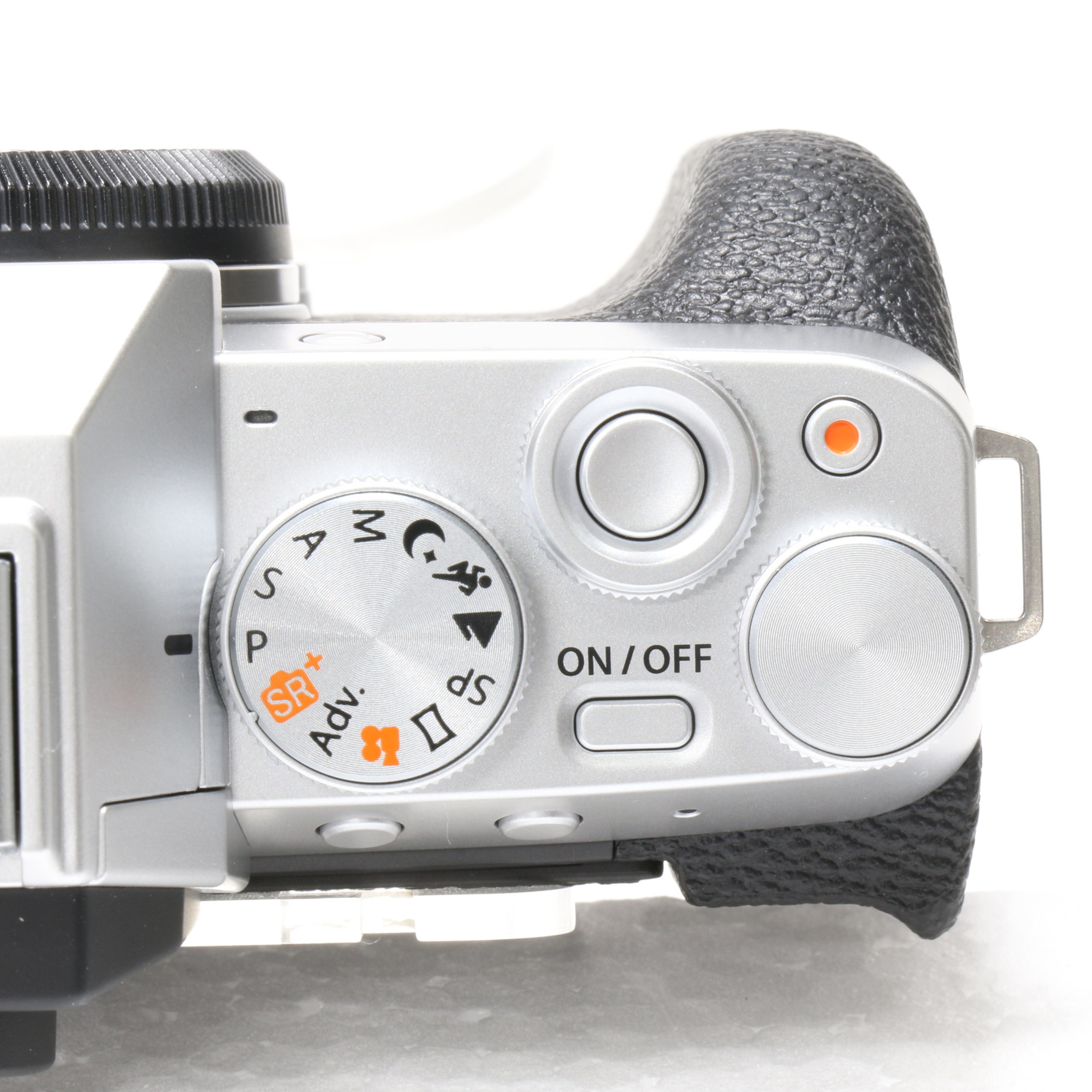 中古】FUJIFILM X-T200 X-T200WZLK-S ダブルズームレンズキット