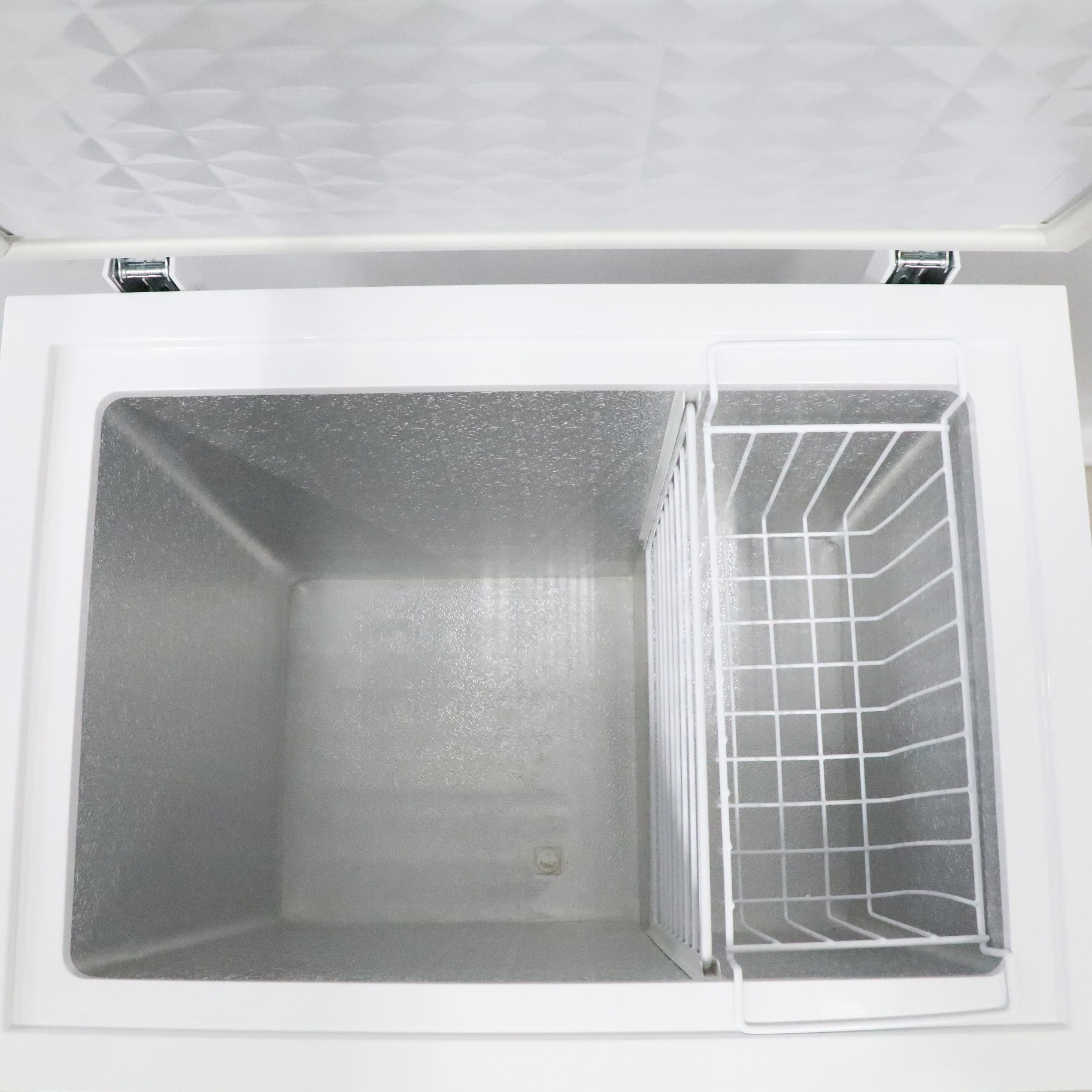 中古】〔展示品〕 冷凍庫 ACF-145C ホワイト ［1ドア ／上開き ／145L