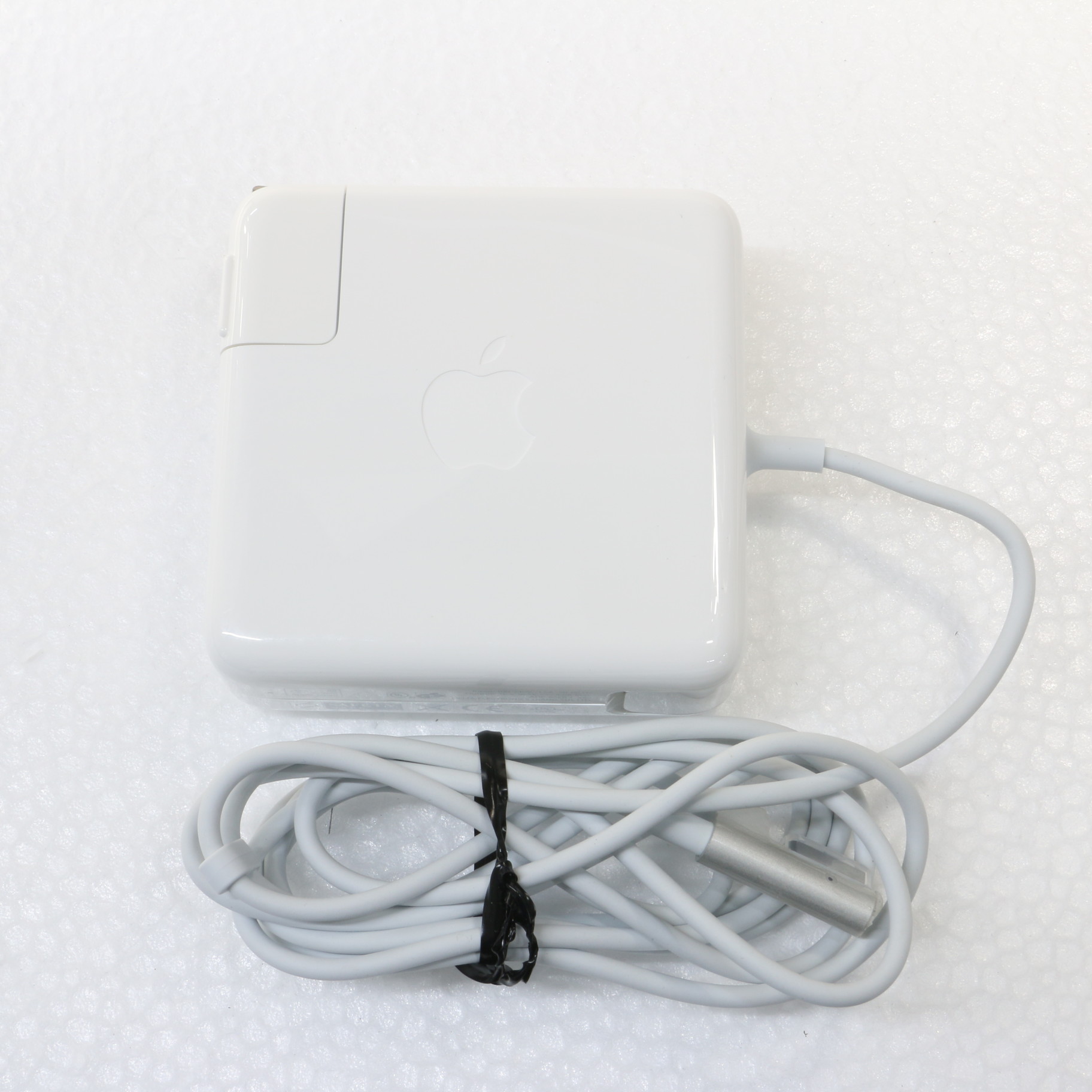 Apple 85W MagSafe電源アダプタ MC556J／B
