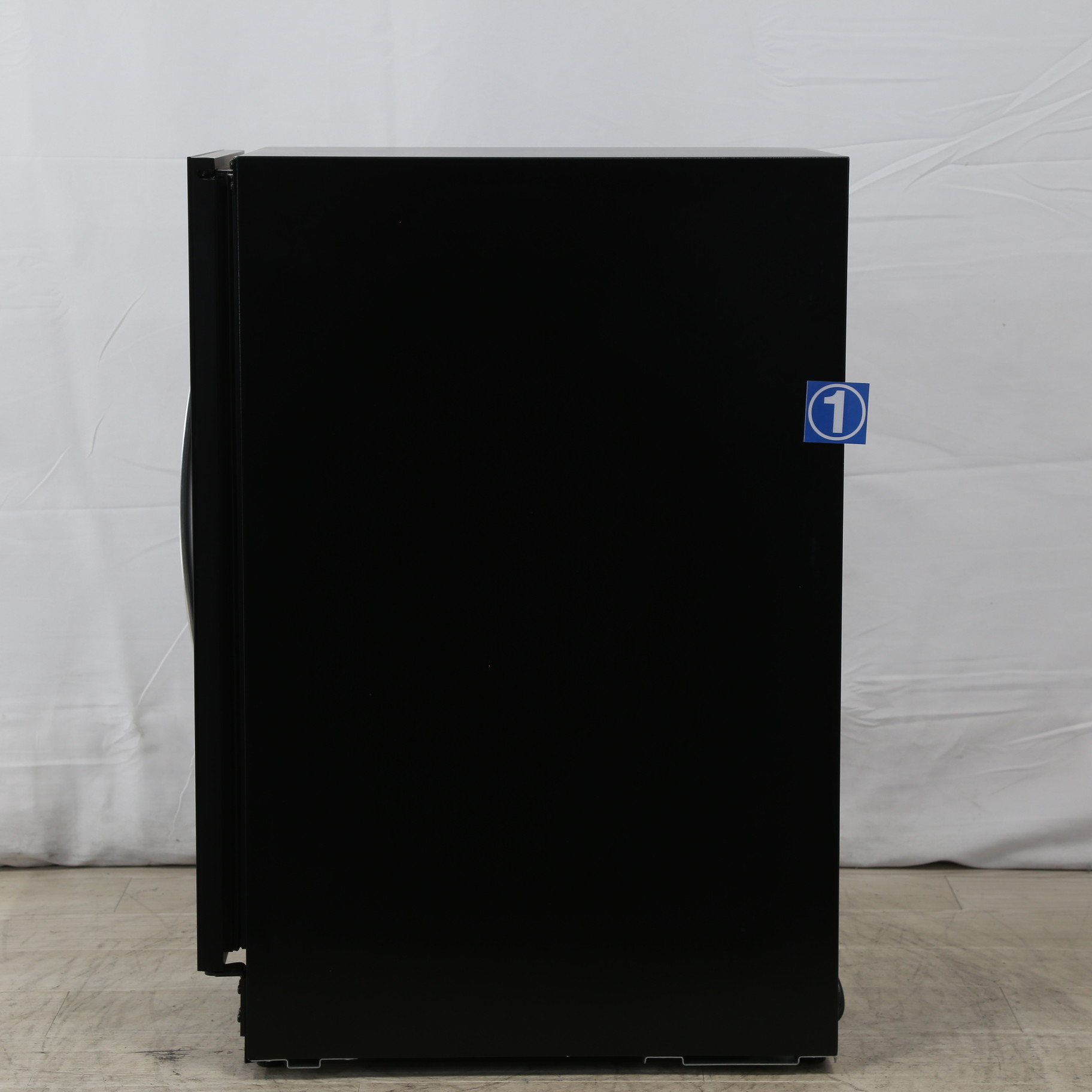 中古】〔展示品〕ワインセラー DWF-C27W ［27本 ／右開き