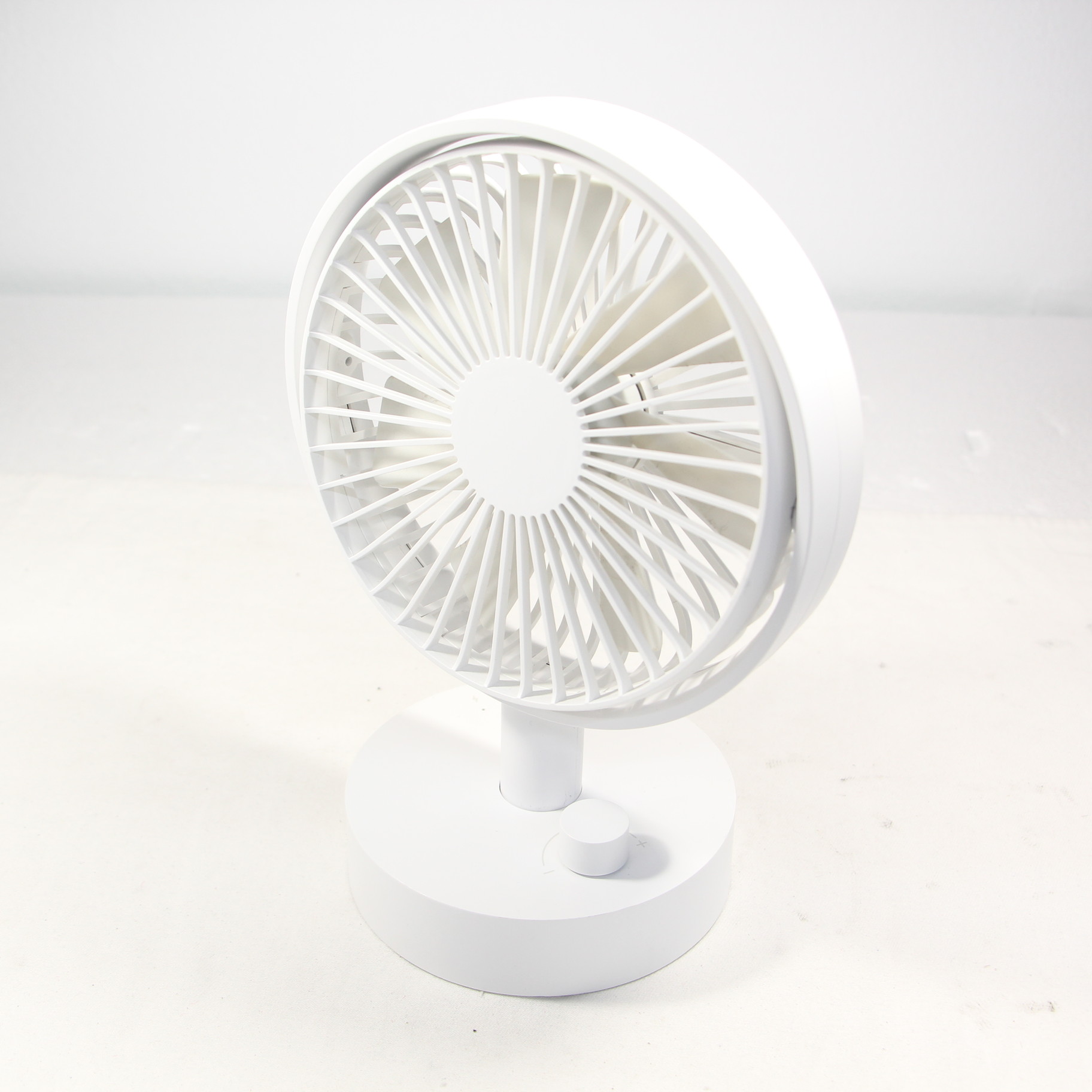 中古】〔展示品〕 USB扇風機 JUF-A55-WH ホワイト ◇07/20(火)値下げ