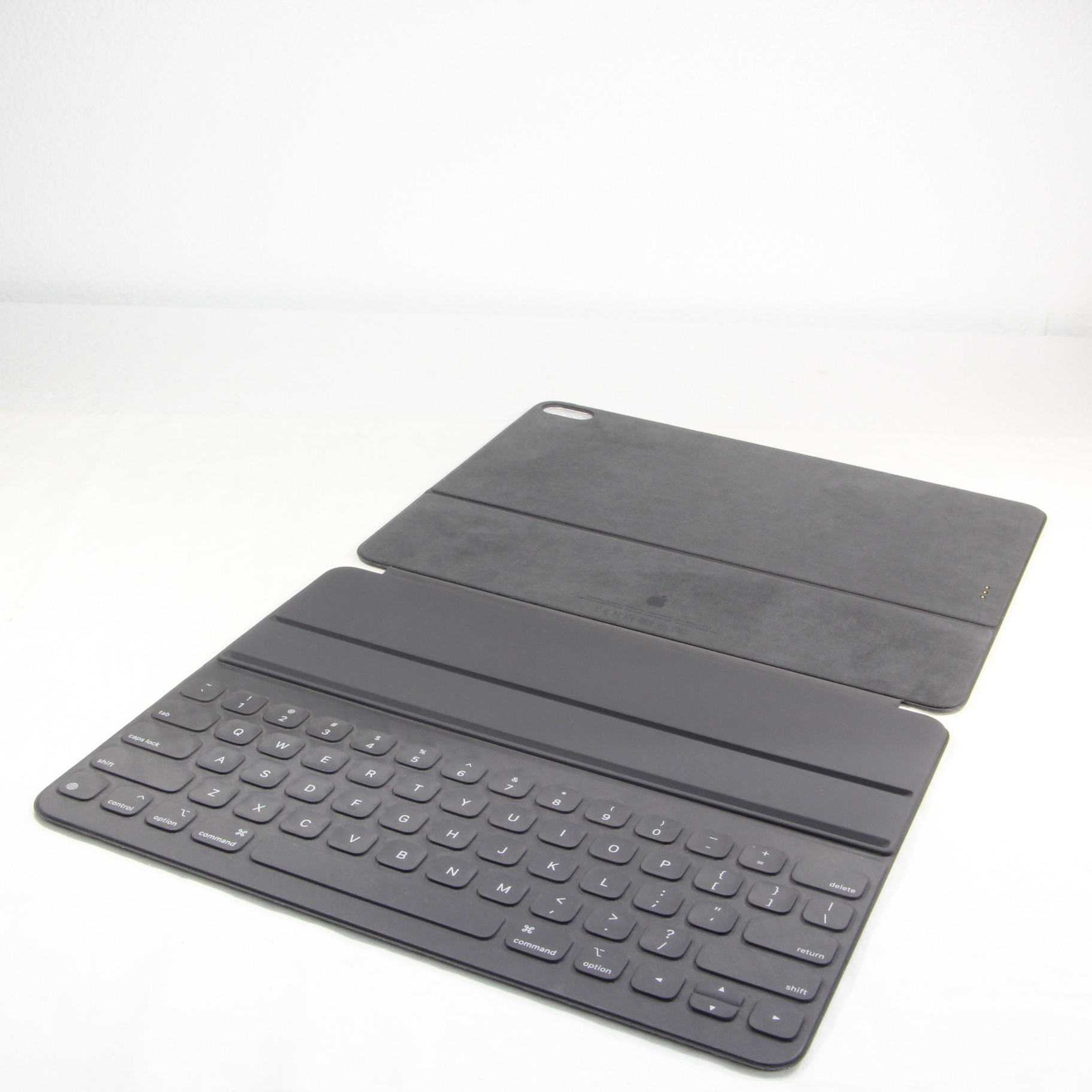 中古】12.9インチ iPad Pro用 Smart Keyboard Folio 英語配列 MU8H2LL