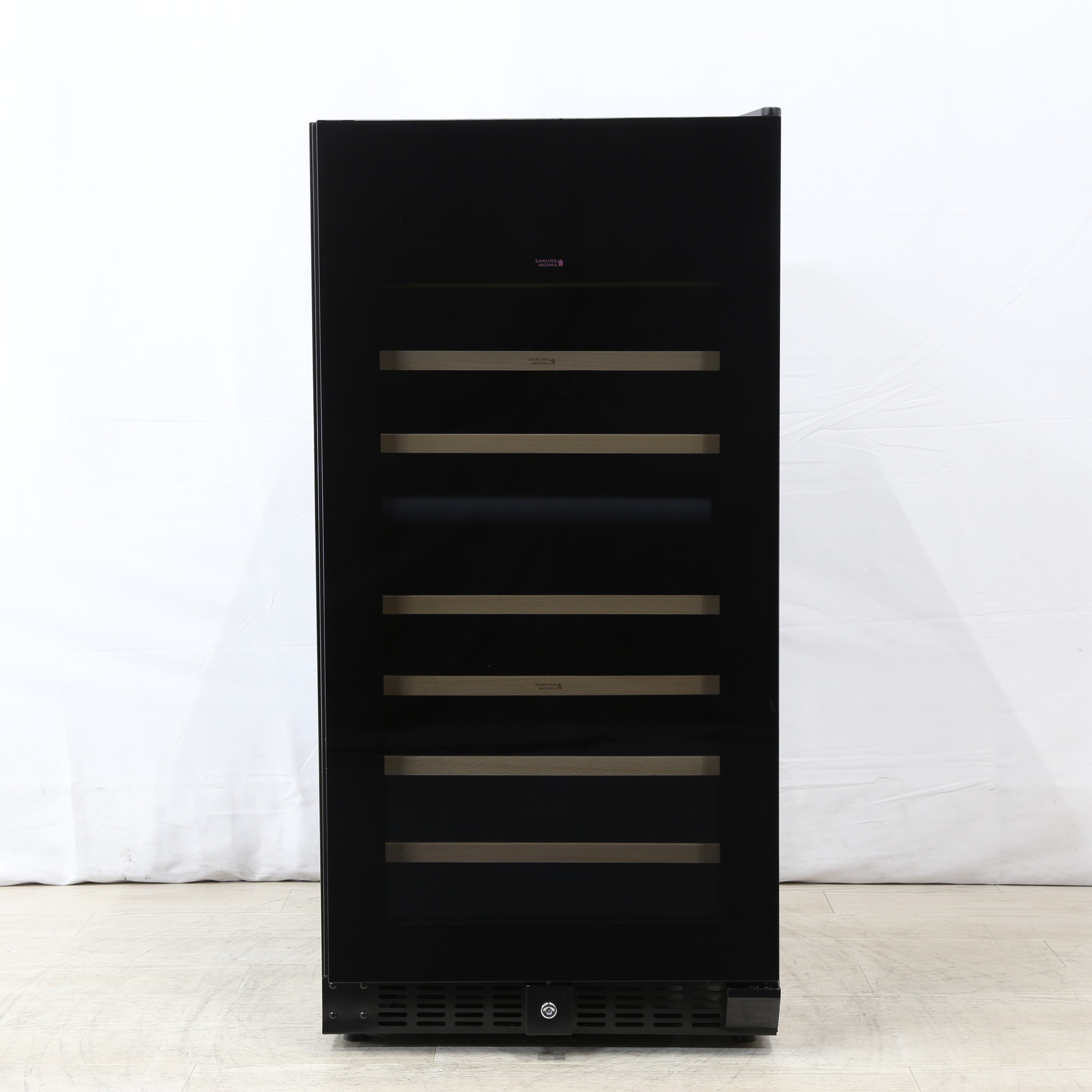 中古】〔展示品〕ワインセラー SV78 ブラック ［78本 ／右開き