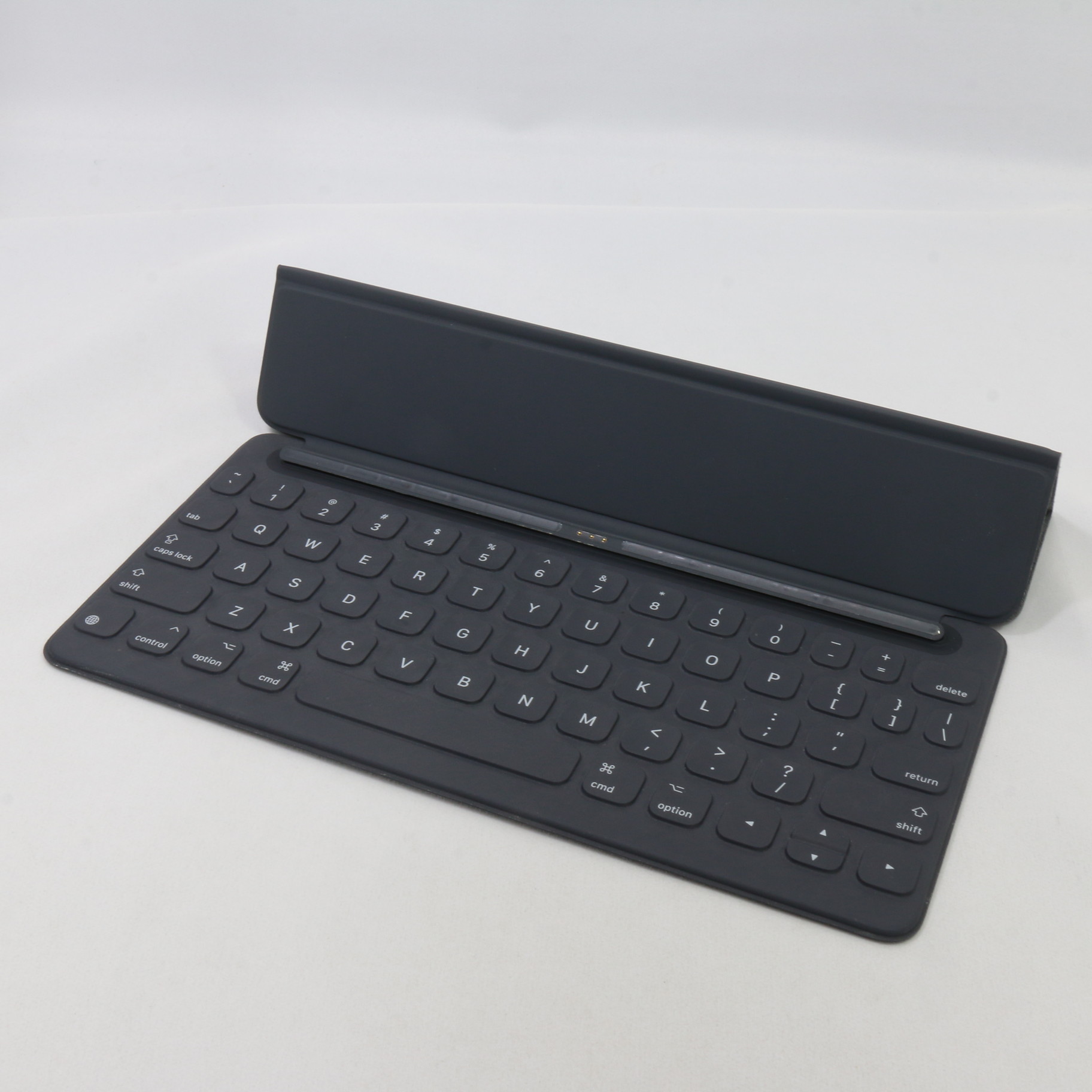 中古】10.5インチ iPad Pro用 Smart Keyboard 英語配列 MPTL2LL／A [2133030510176] -  リコレ！|ソフマップの中古通販サイト