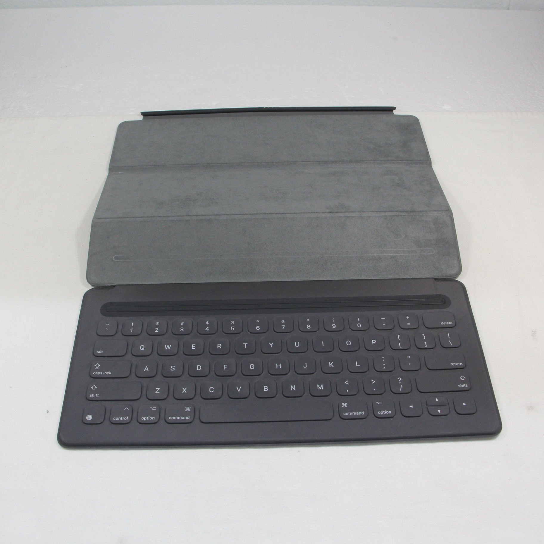 在庫大人気Apple MJYR2AM/A 12.9インチiPad Proスマートキーボード キーボード
