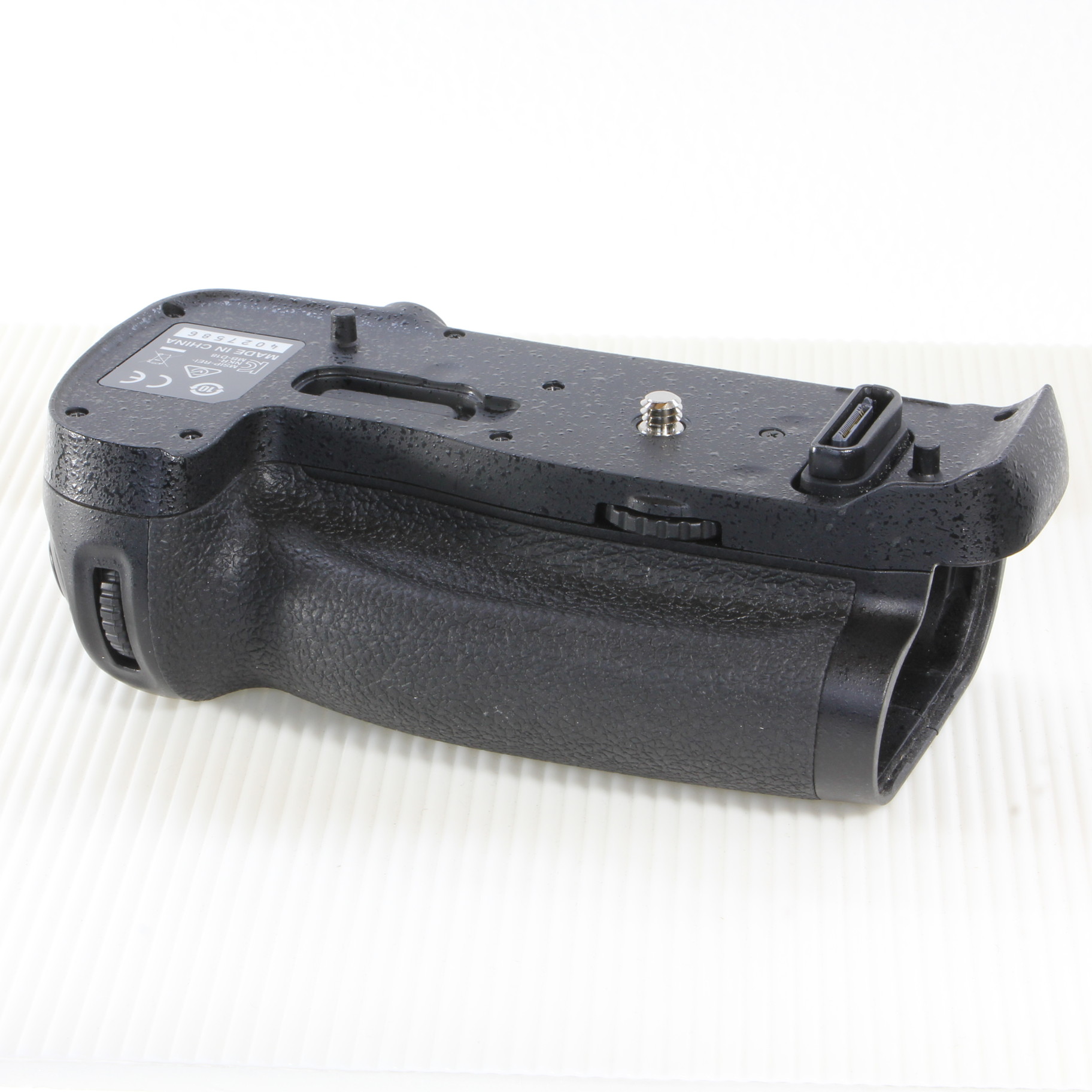 中古】MB-D18 (Nikon D850用バッテリーパック) [2133030889036 