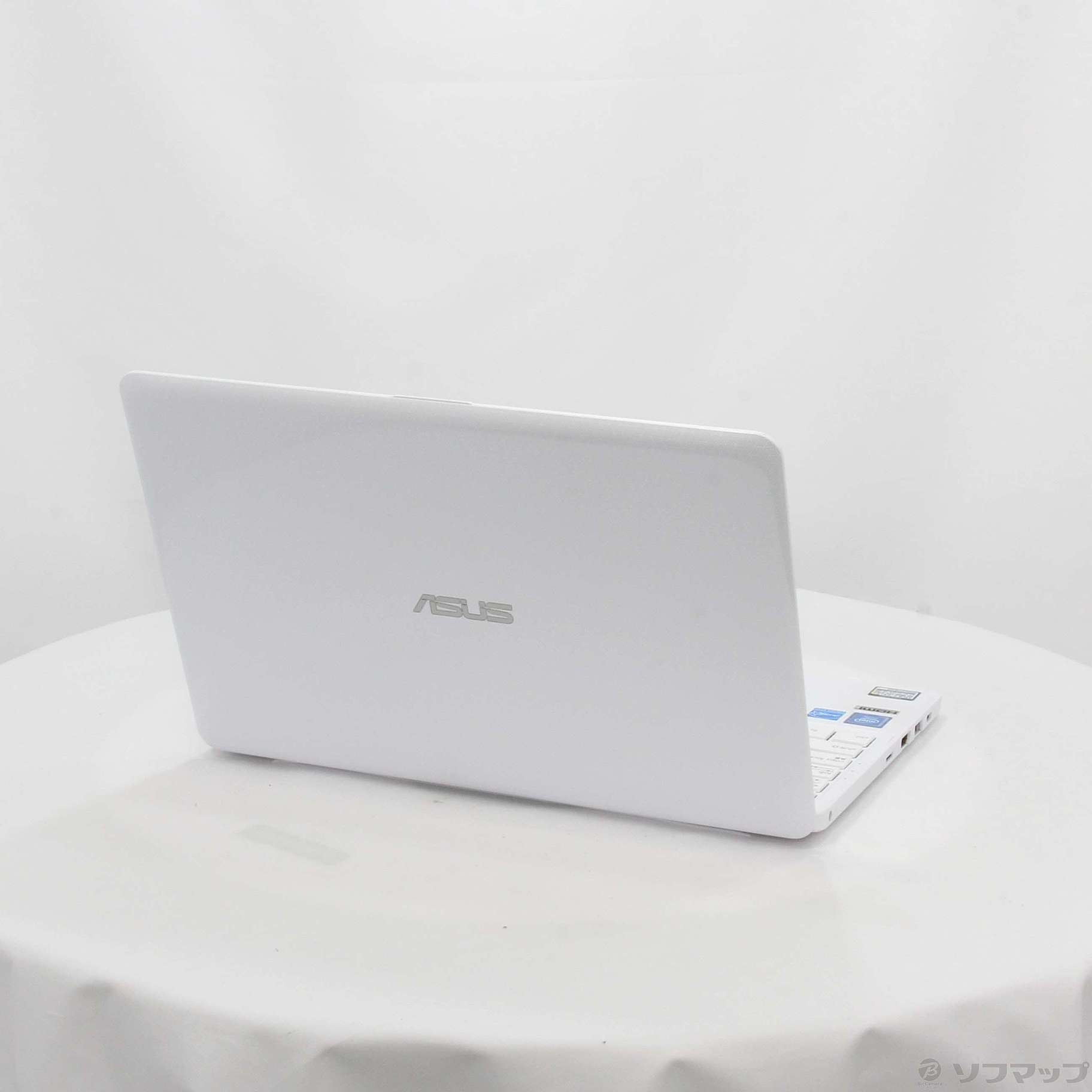 ASUS VivoBook E203NA-464W - ノートPC