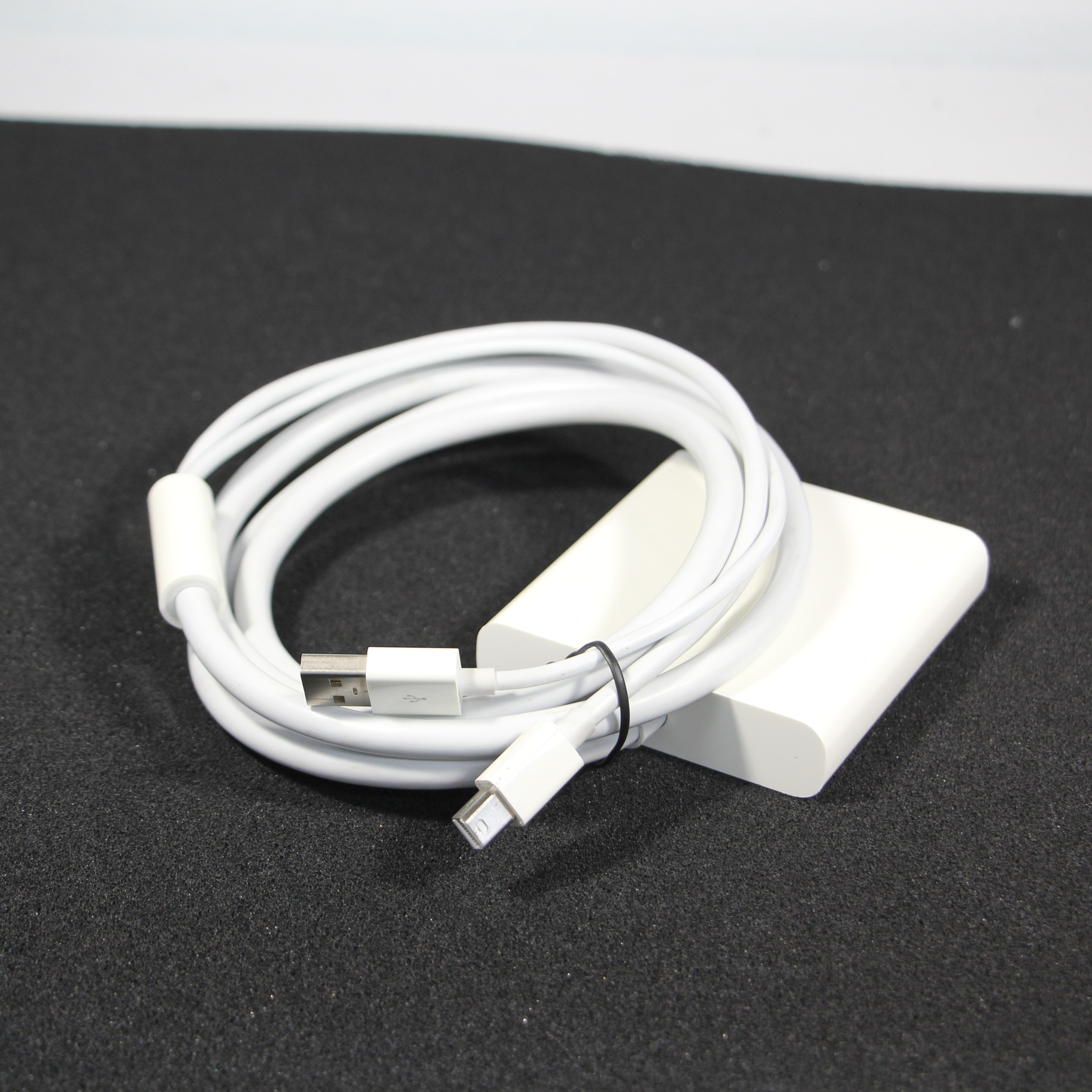 Apple MINI DISPLAYPORT-Dual-Link DVI アダプタ (MB571Z／A)