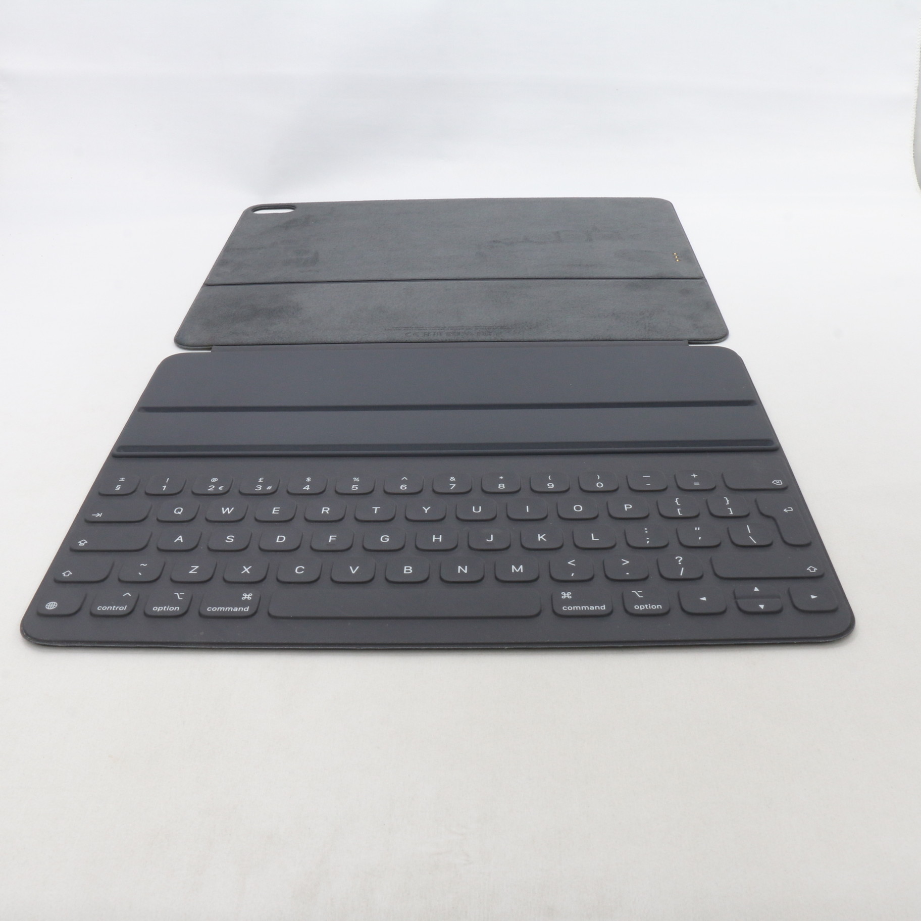 中古】12.9インチ iPad Pro 第3世代用 Smart Keyboard Folio 英語