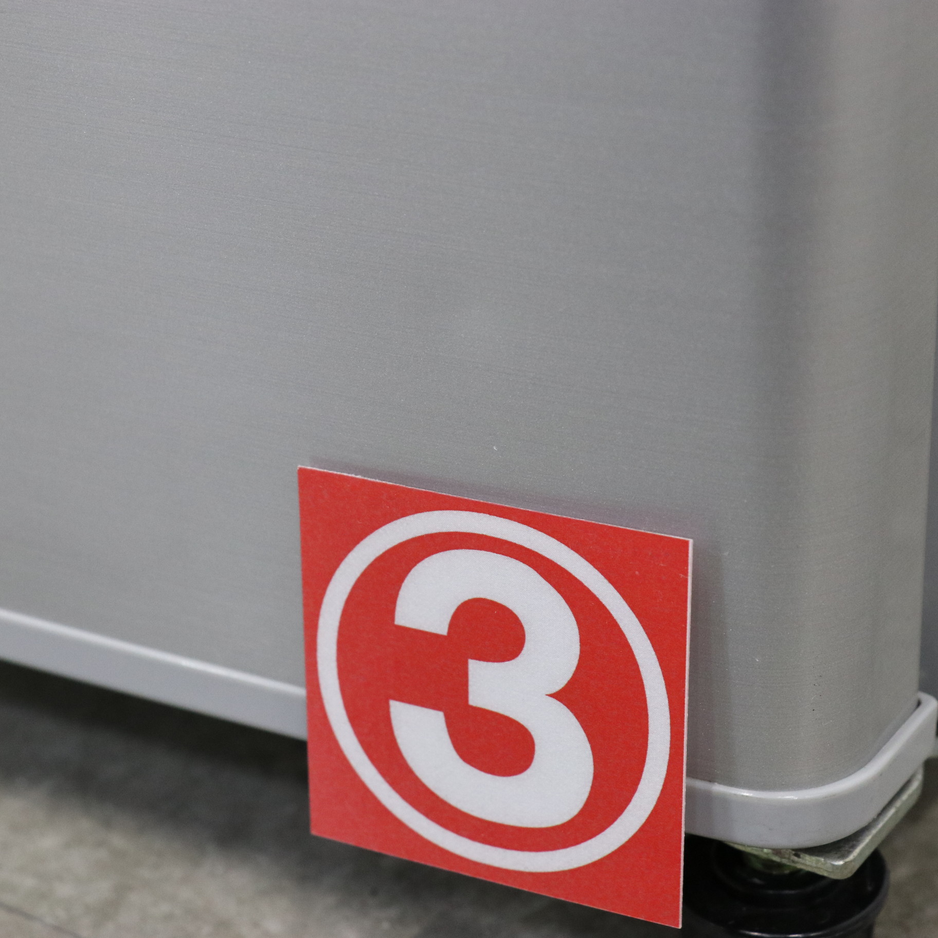中古】〔展示品〕 冷凍庫 RF-U11ZF メタリックシルバー ［1ドア ／右