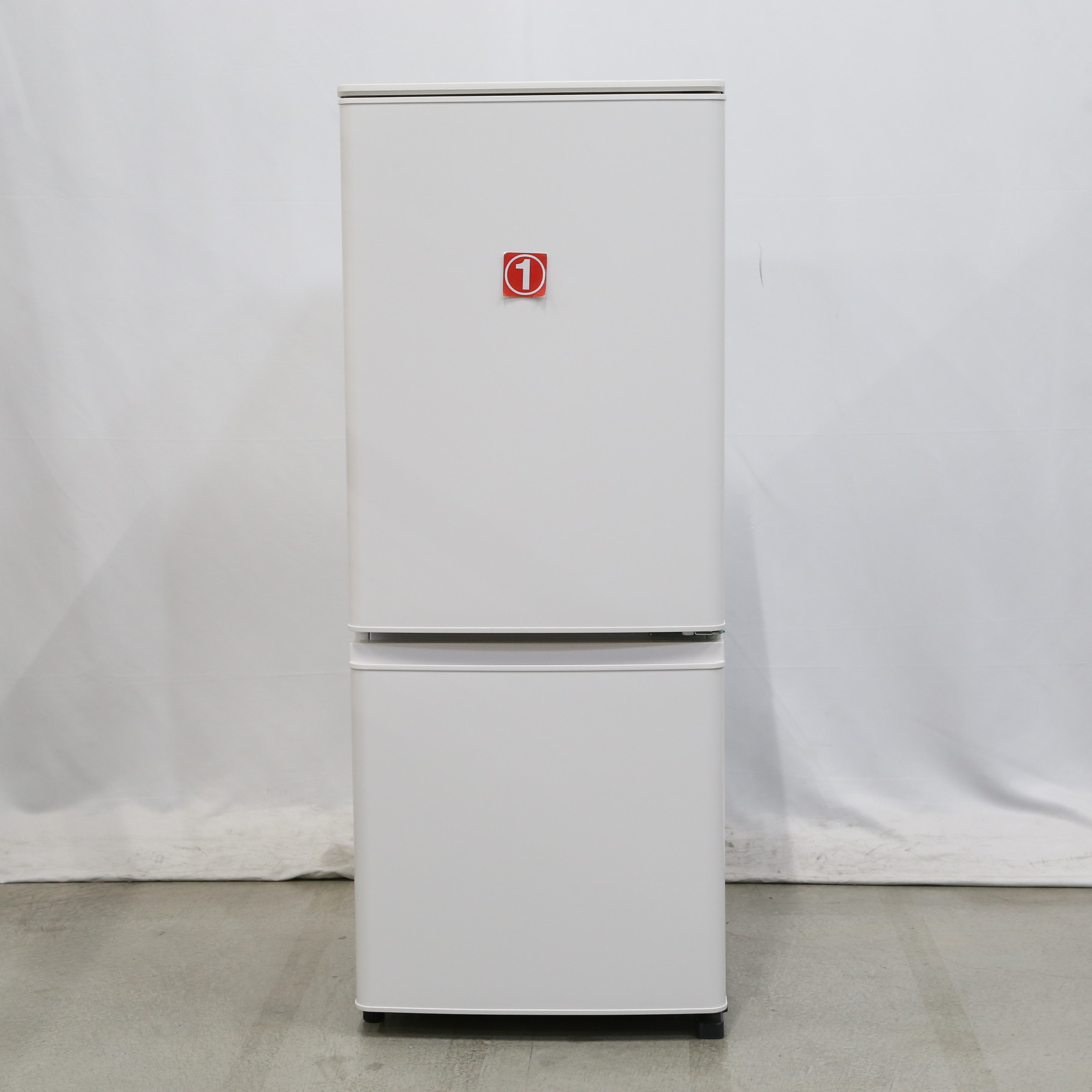 三菱冷蔵庫 MR-P15G-W マットホワイトドアの開き方右開き