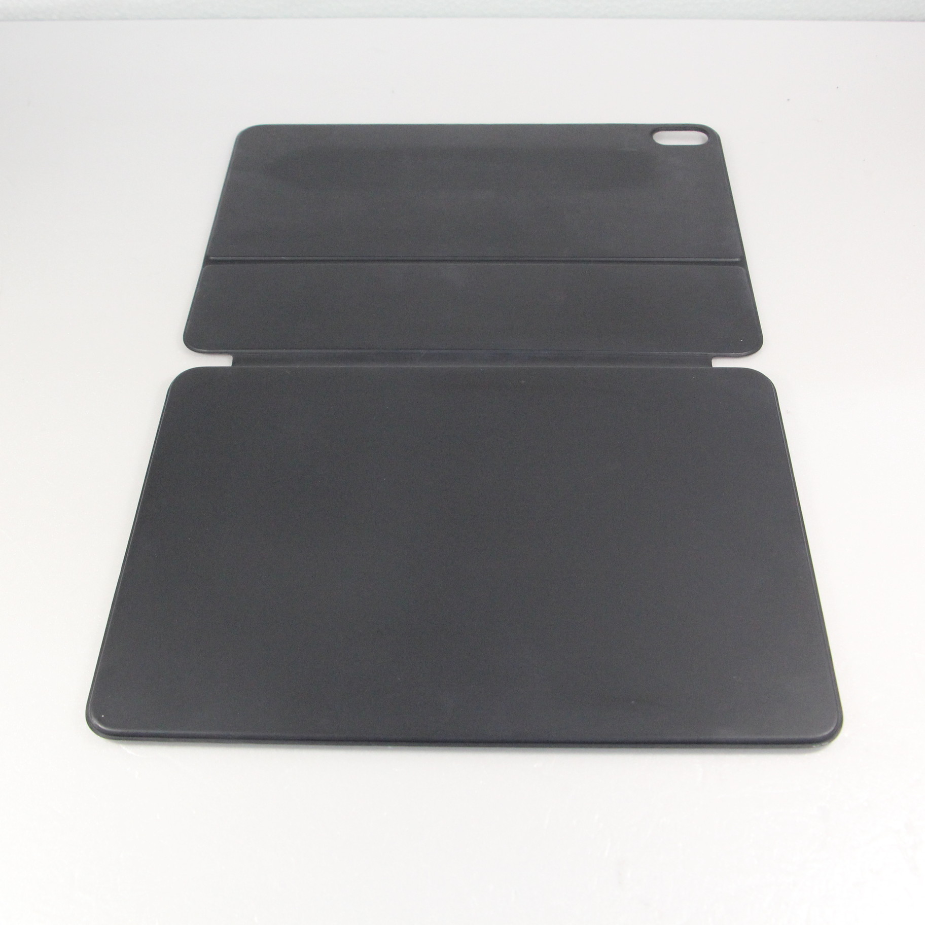 中古】11インチ iPad Pro用 Smart Keyboard Folio MU8G2J／A  
