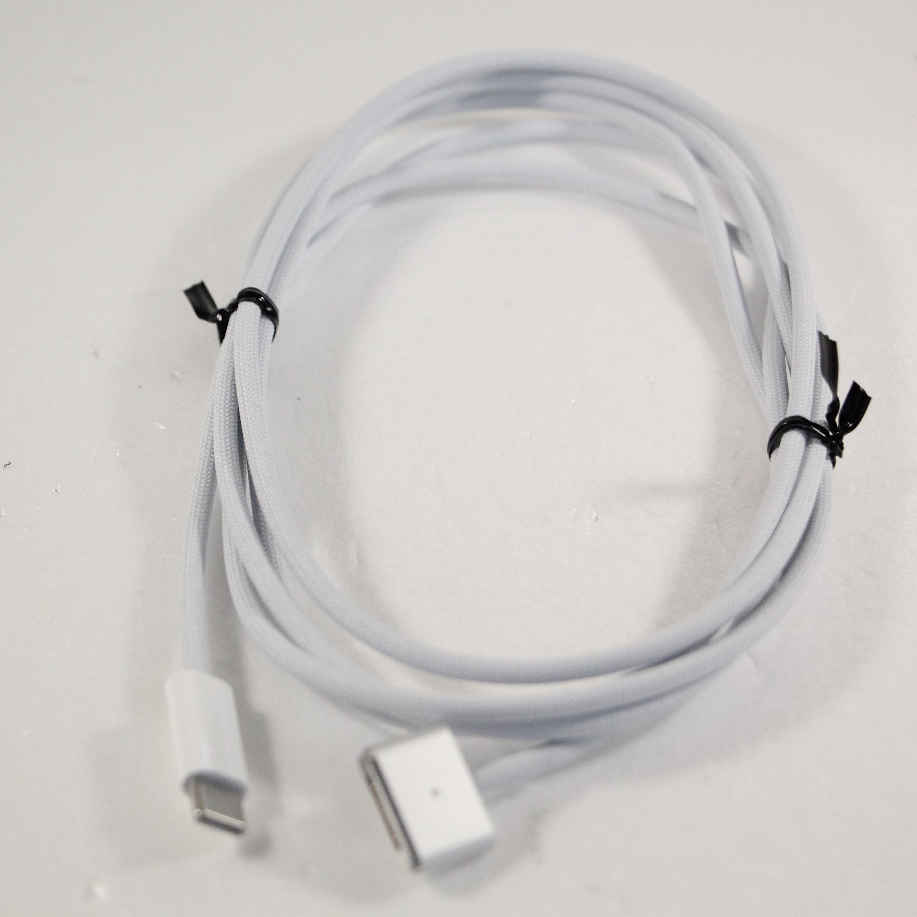 USB-C Magsafe 3ケーブル (2m) MLYV3FE／A