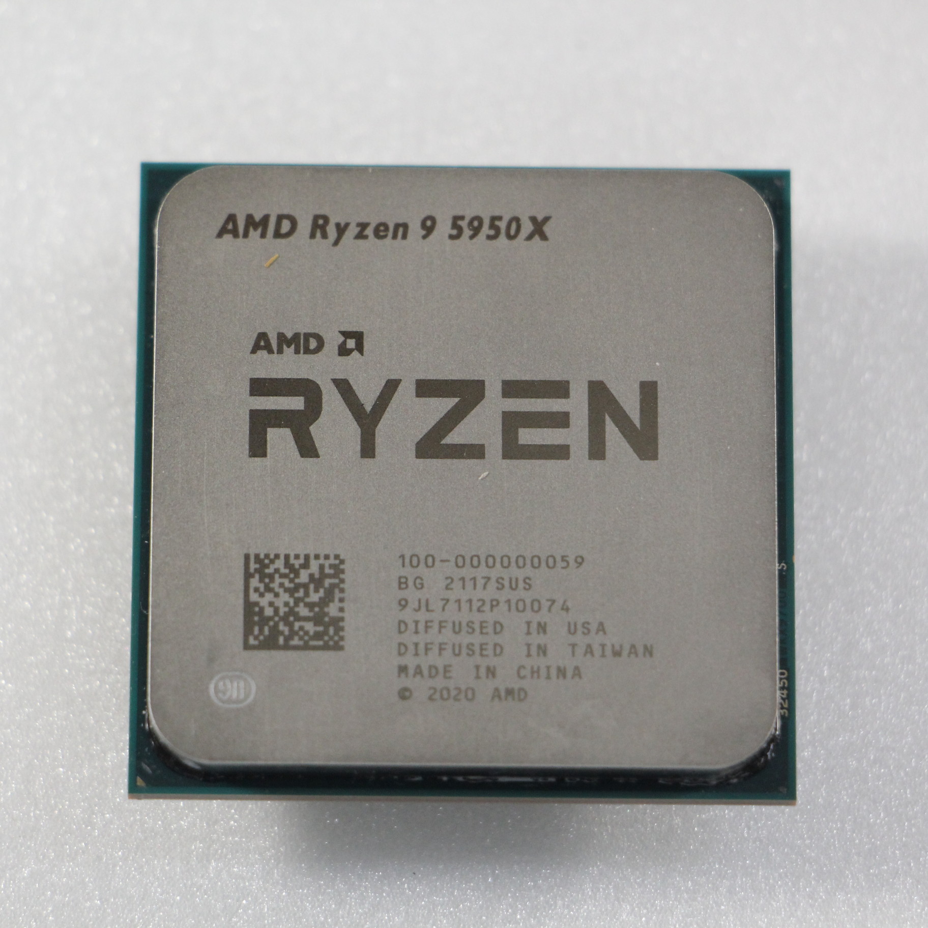 AMD Ryzen 9 5950X ソケット AM4 16コア 32スレッド