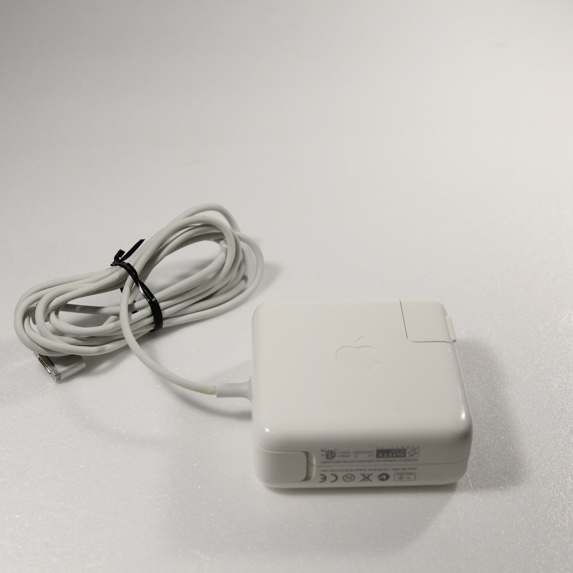 APPLE MagSafe 2 電源アダプタ 60W MD565J/ A