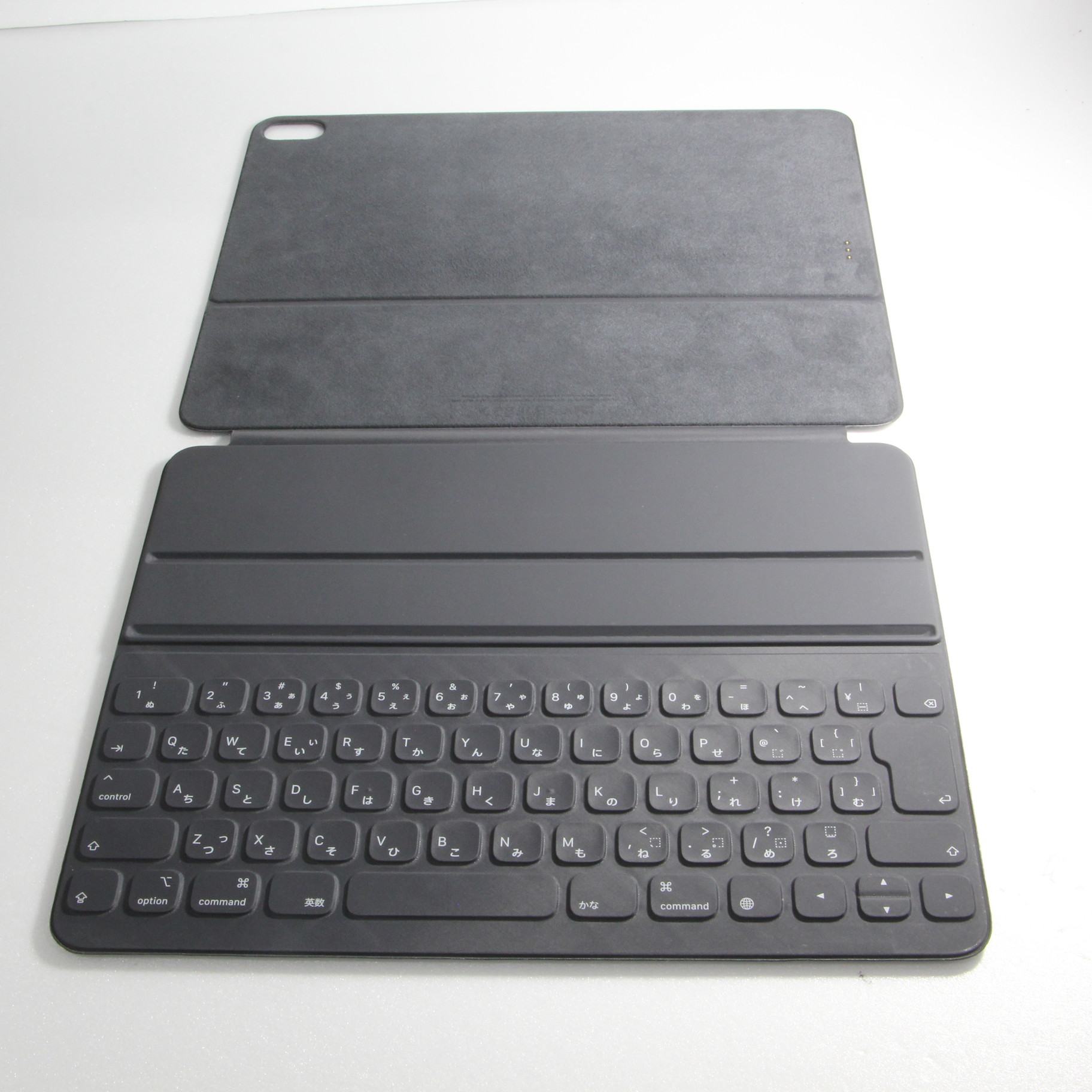 一部の 2017 10.5 インチおよび 12.9 インチ iPad Pro ディスプレイでは、ホーム ボタン上の輝点が発生します