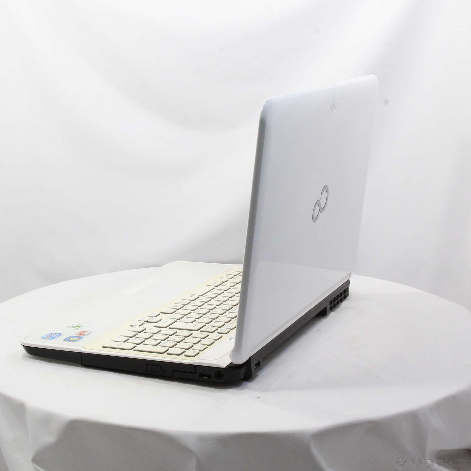 中古】格安安心パソコン LIFEBOOK AH56／H FMVA56HW アーバンホワイト 