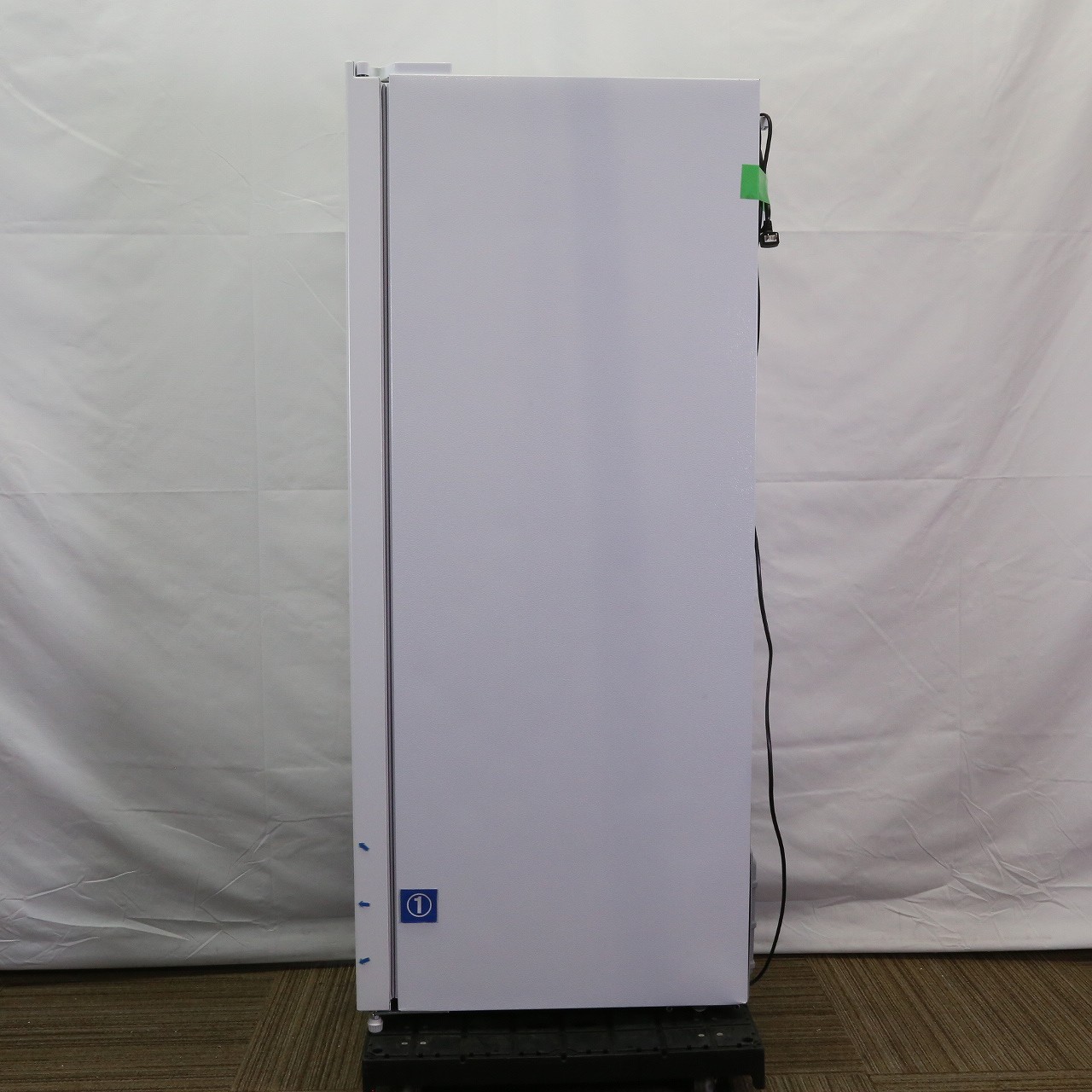 中古】〔展示品〕 スリムタイプ冷凍庫 102Lファン式 ホワイト AQF 