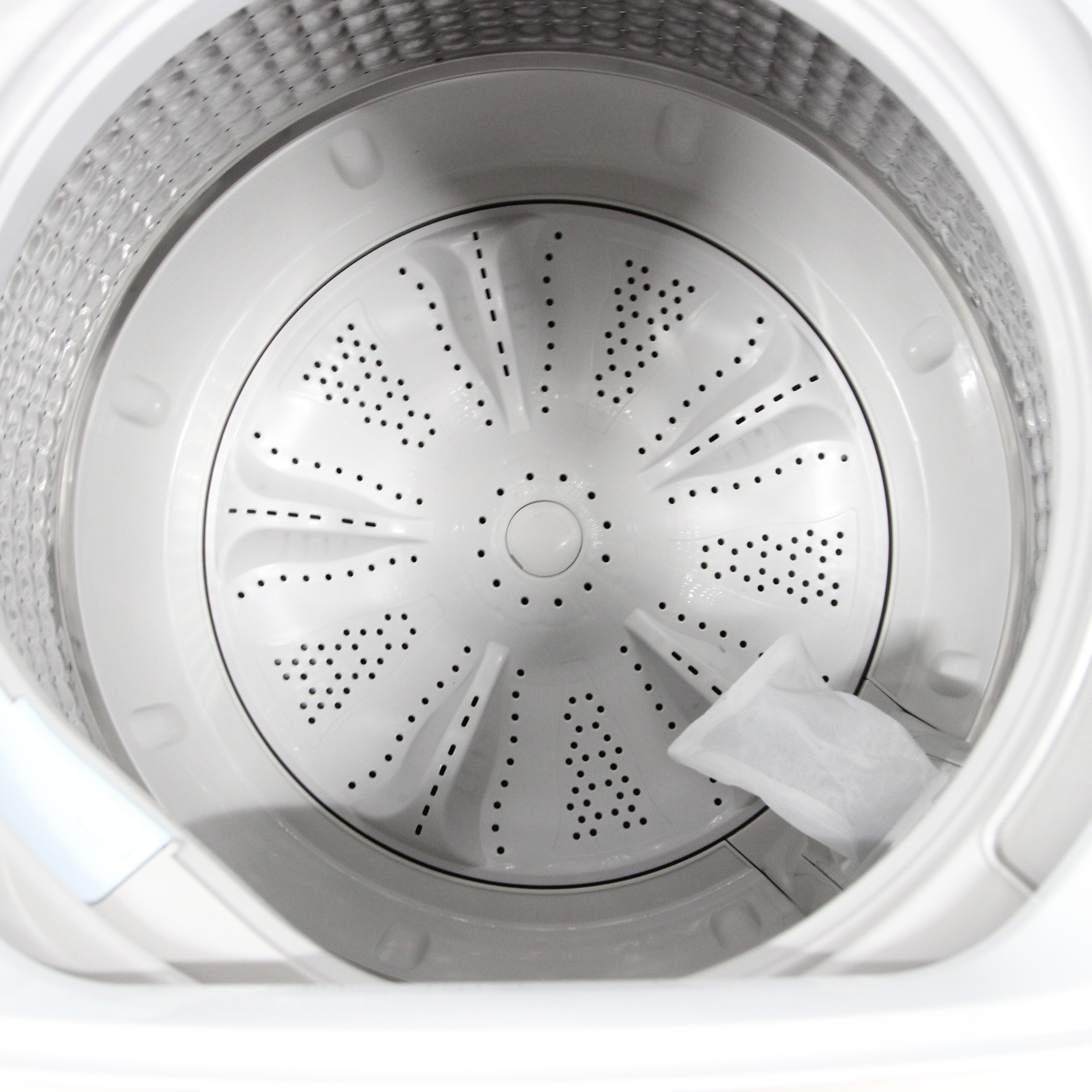 〔展示品〕 全自動洗濯機 Live Series ホワイト JW-C60C-W ［洗濯6.0kg ／簡易乾燥(送風機能) ／上開き］