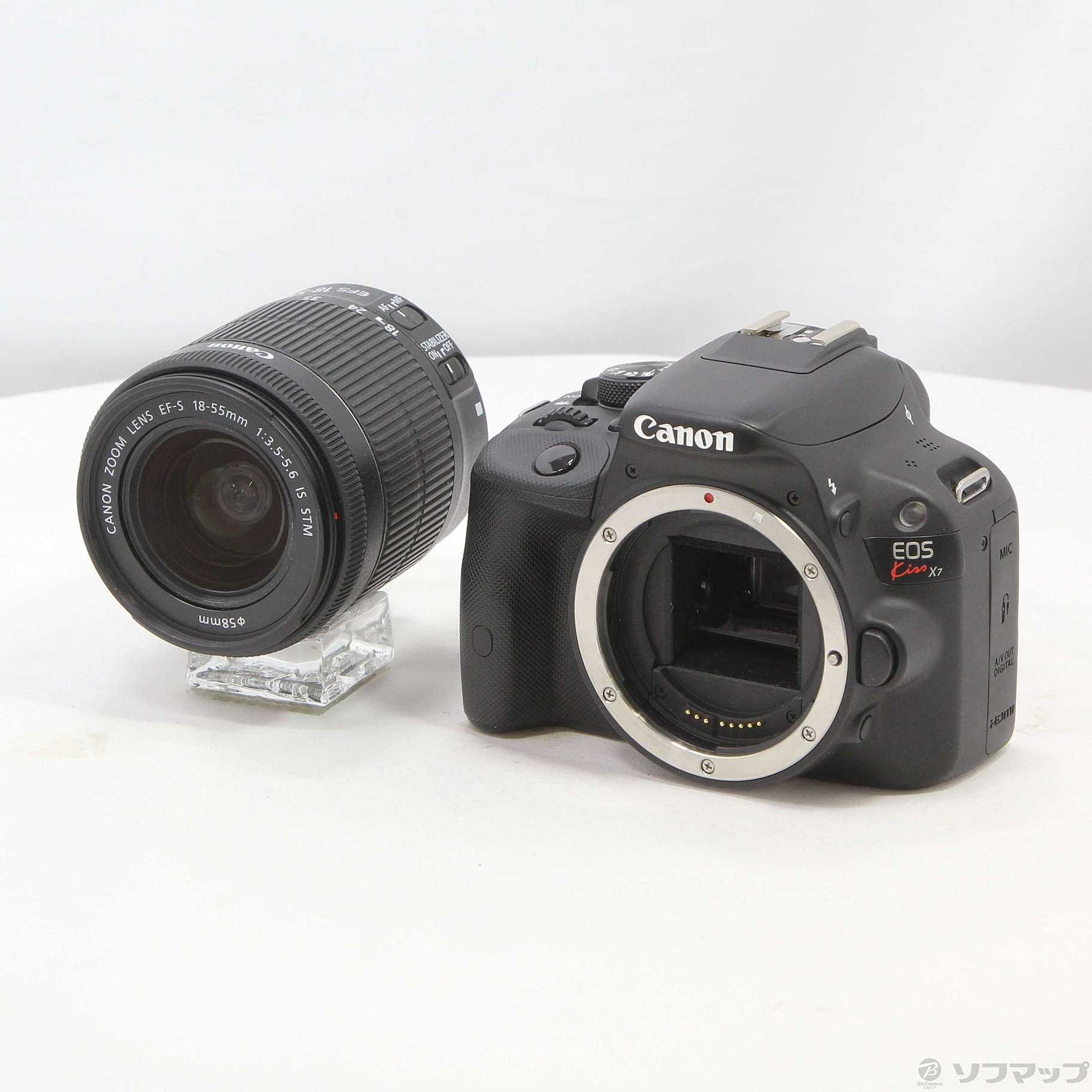 canon eosX7本体に単焦点のレンズが付いてます中古15800円