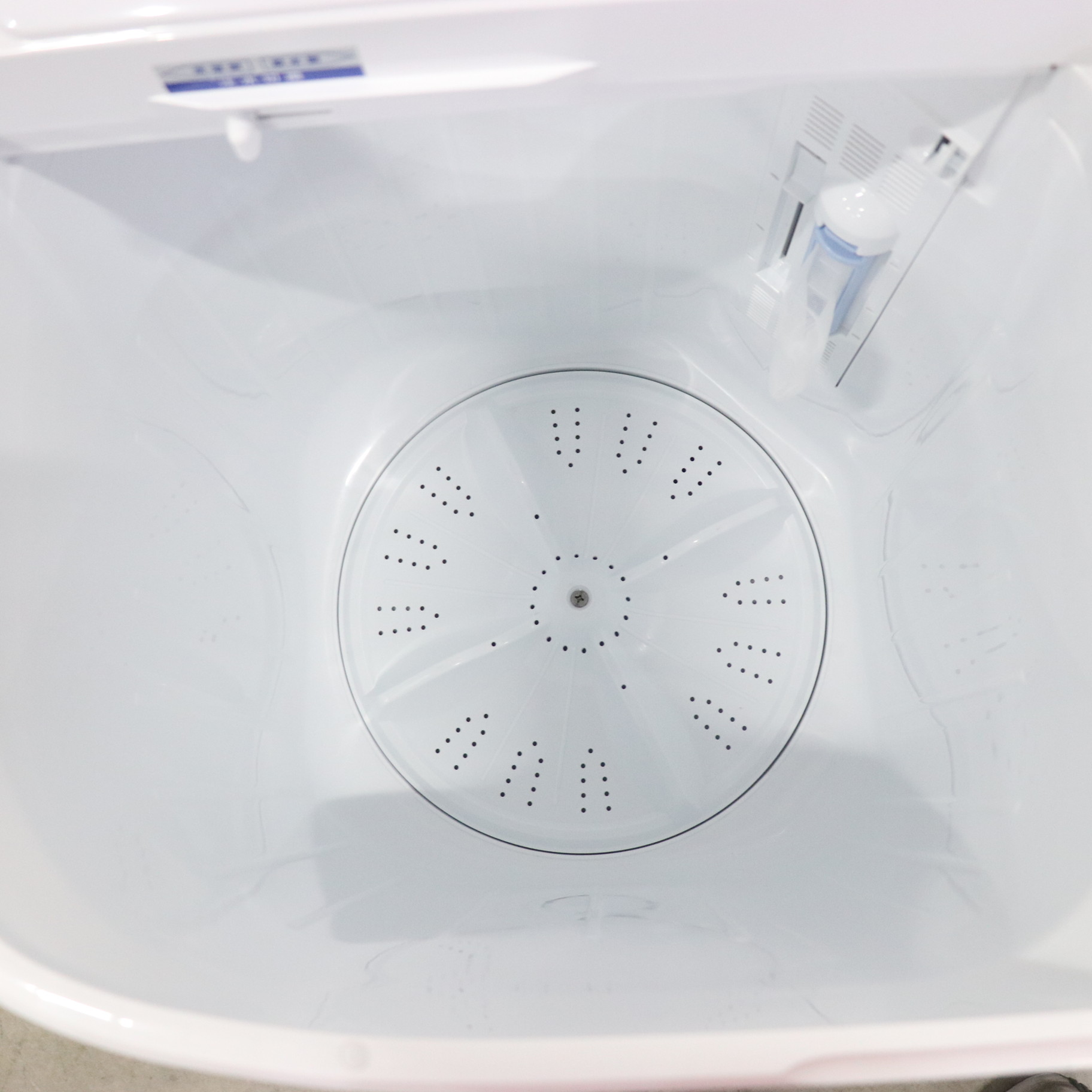 〔展示品〕 二槽式洗濯機 ホワイト JW-W55F-W ［洗濯5.5kg ／上開き］