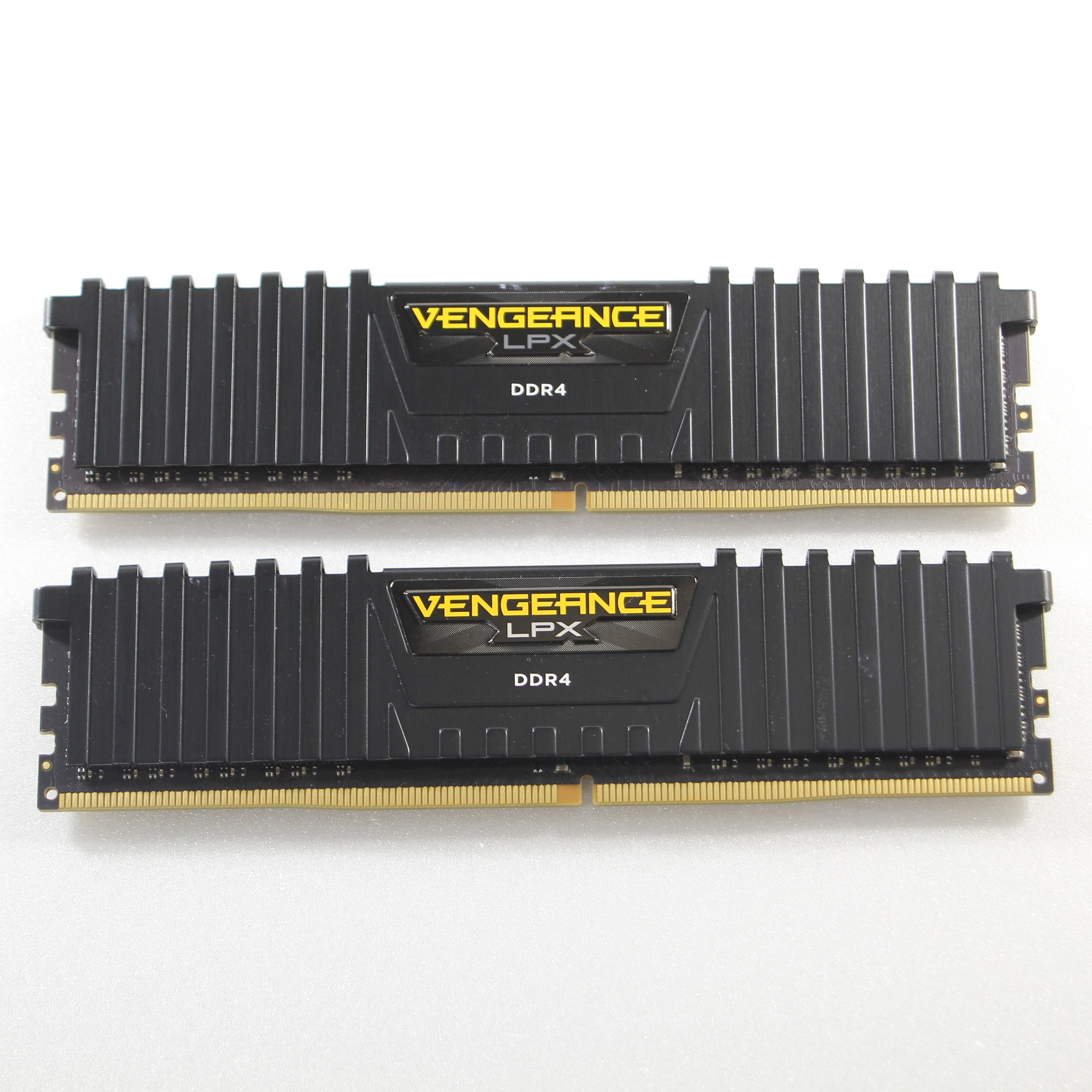 【中古】CMK16GX4M2B3200C16 [2133042709957] - リコレ！|ソフマップの中古通販サイト