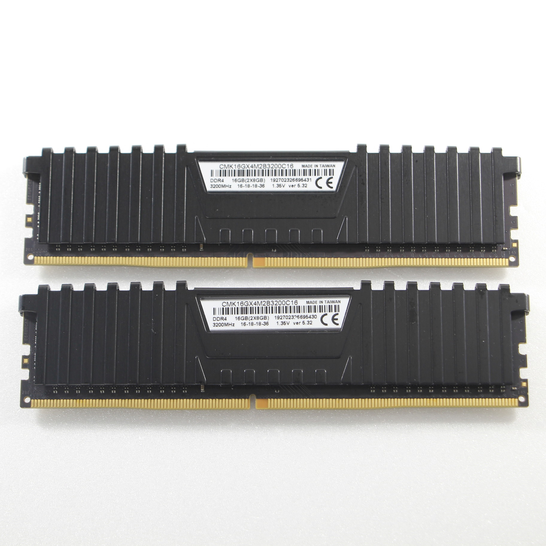 【中古】CMK16GX4M2B3200C16 [2133042709957] - リコレ！|ソフマップの中古通販サイト