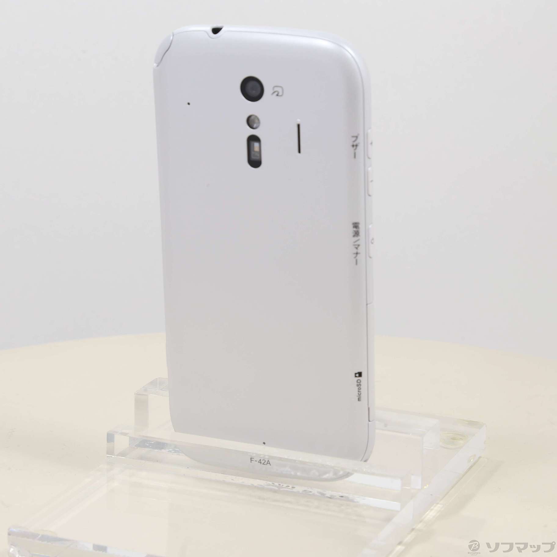 中古】らくらくスマートフォン 32GB ホワイト F-42A docomoロック解除