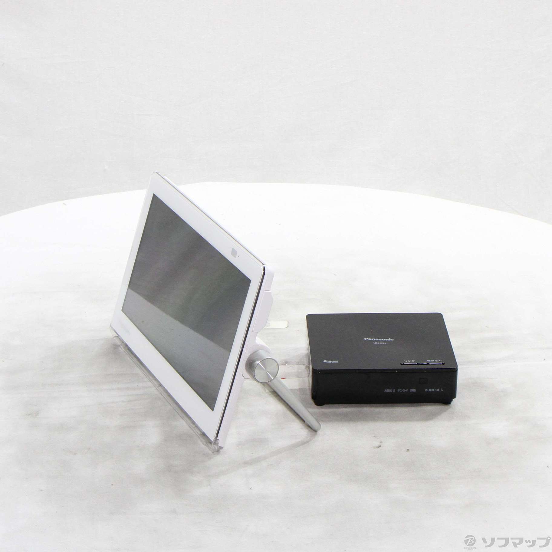 中古】〔中古品〕 ポータブルテレビ プライベート・ビエラ ホワイト UN