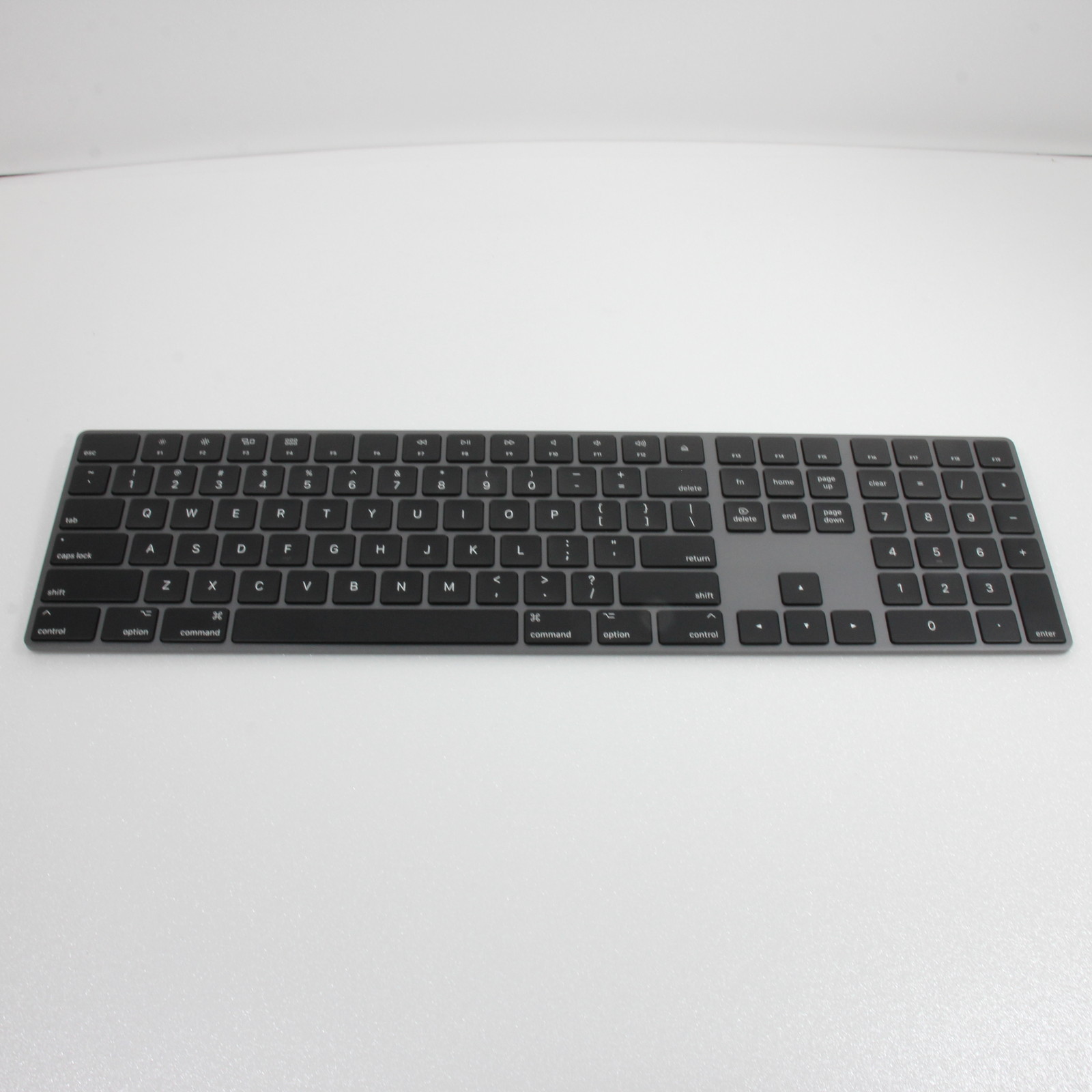 中古】Magic Keyboard テンキー付 US配列 スペースグレイ MRMH2LL／A [2133043674537] -  リコレ！|ビックカメラグループ ソフマップの中古通販サイト