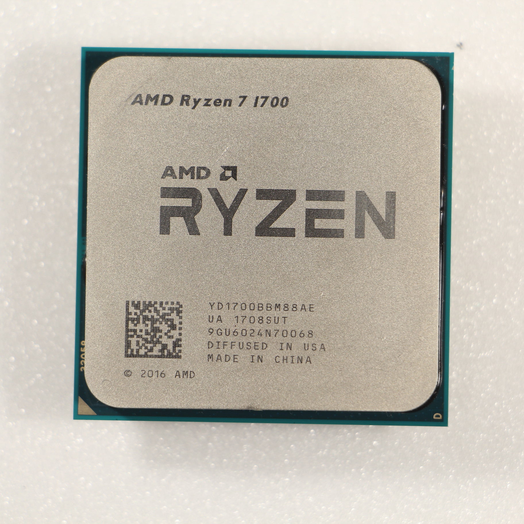 AMD Ryzen 7 1700 (8C16T/3-3.7GHz)