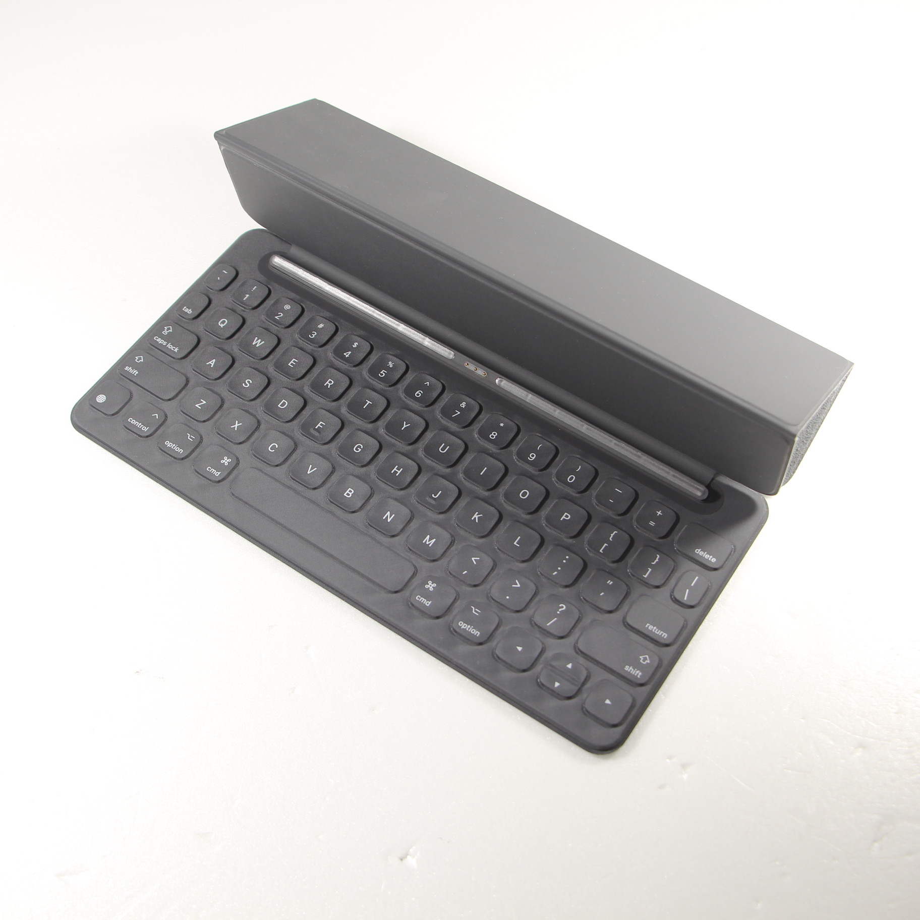 9.7インチ iPad Pro用 Smart Keyboard MM2L2AM／A