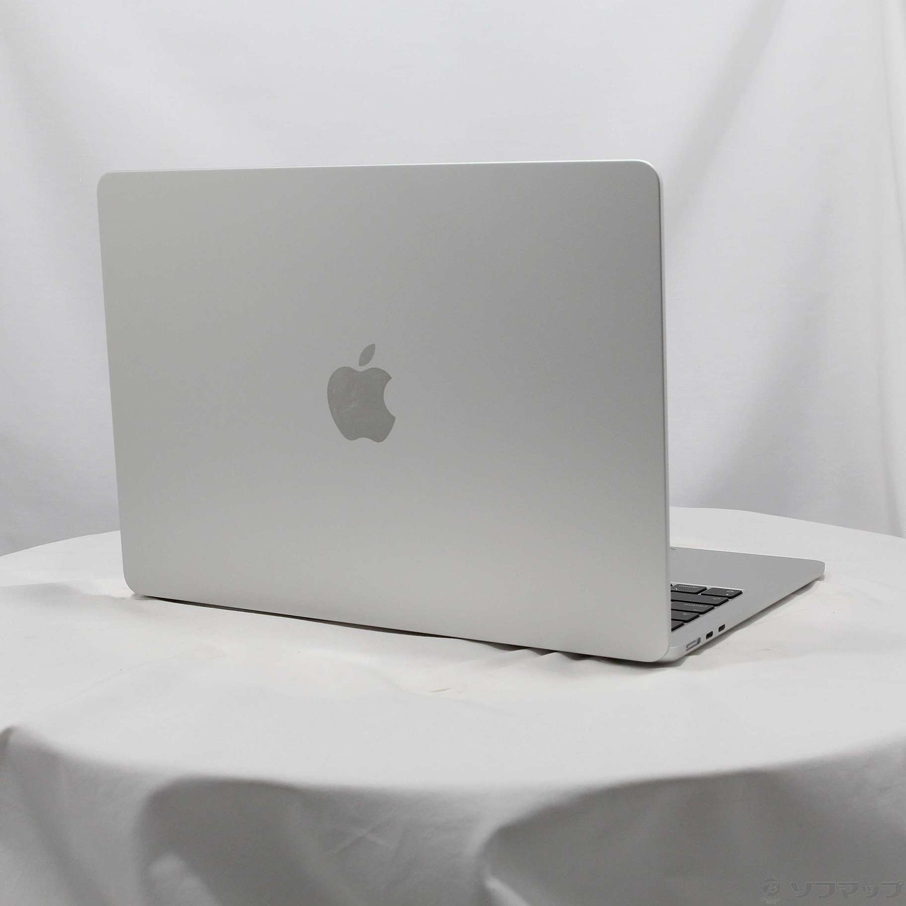 MacBook Air 13.6-inch Mid 2022 MLY03J／A Apple M2 8コアCPU_10コアGPU 16GB  SSD512GB シルバー 〔12.6 Monterey〕 ◇01/21(土)新入荷！