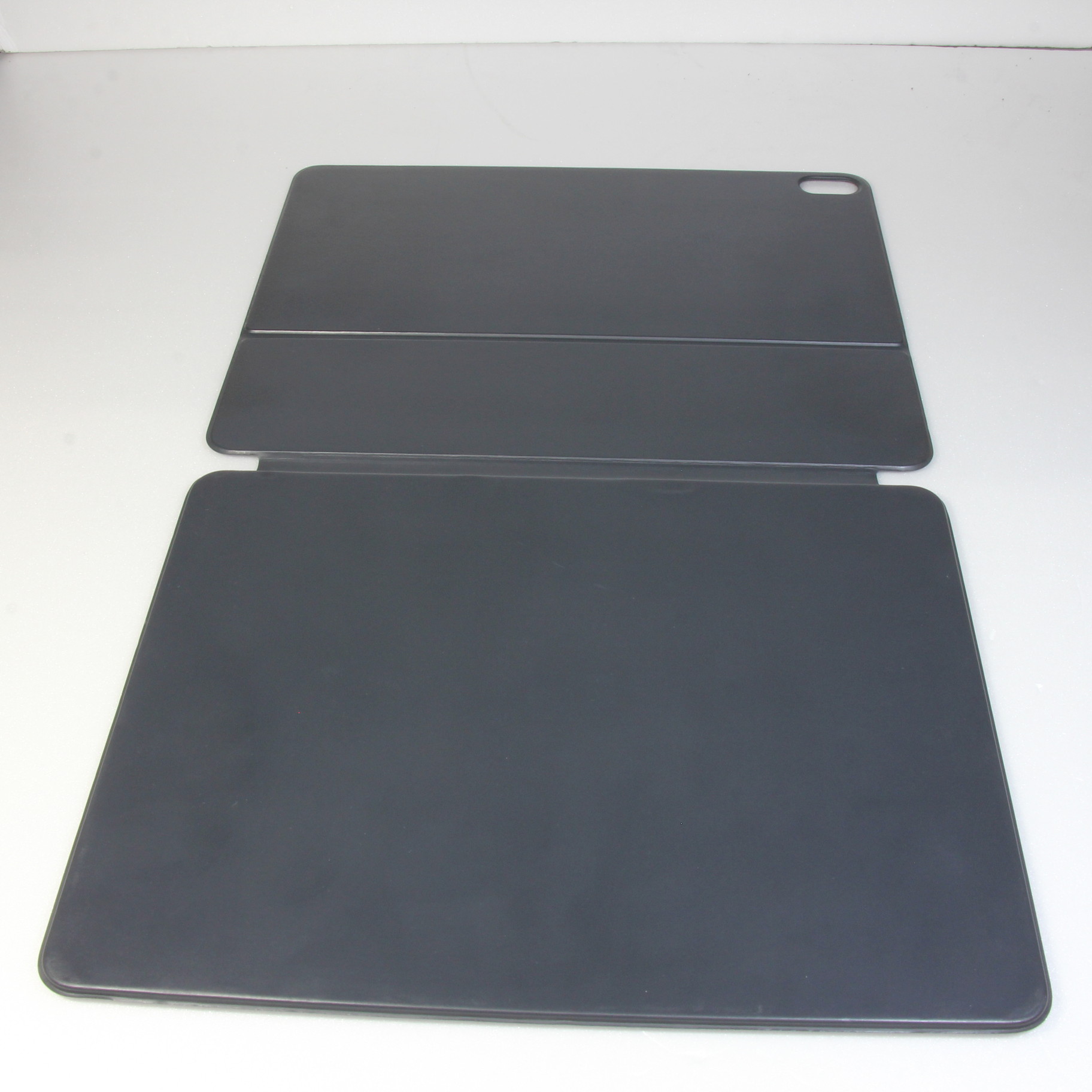 中古】12.9インチ iPad Pro用 Smart Keyboard Folio 英語配列 MU8H2LL