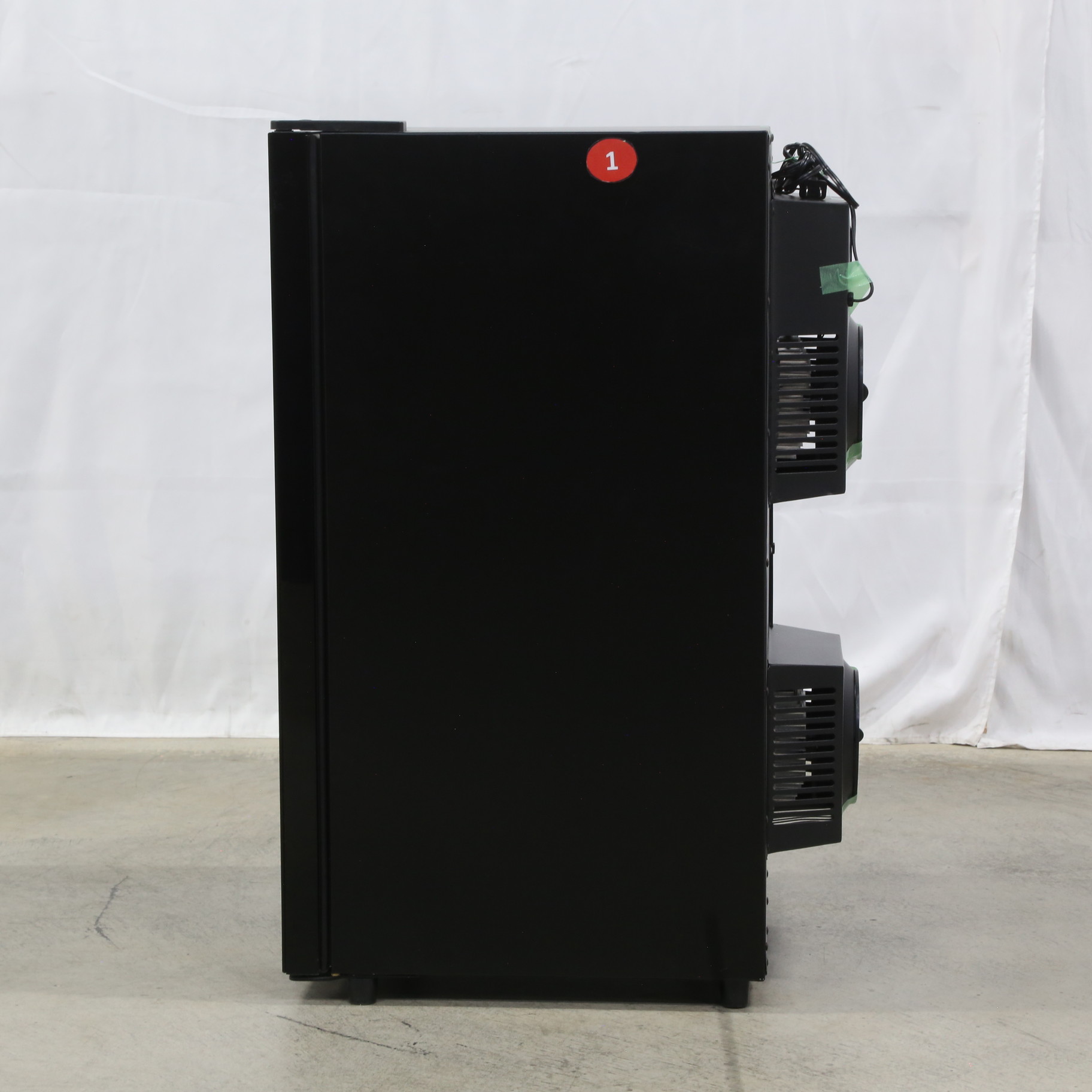 中古】〔展示品〕 ワインセラー WF-P28W ［28本 ／右開き