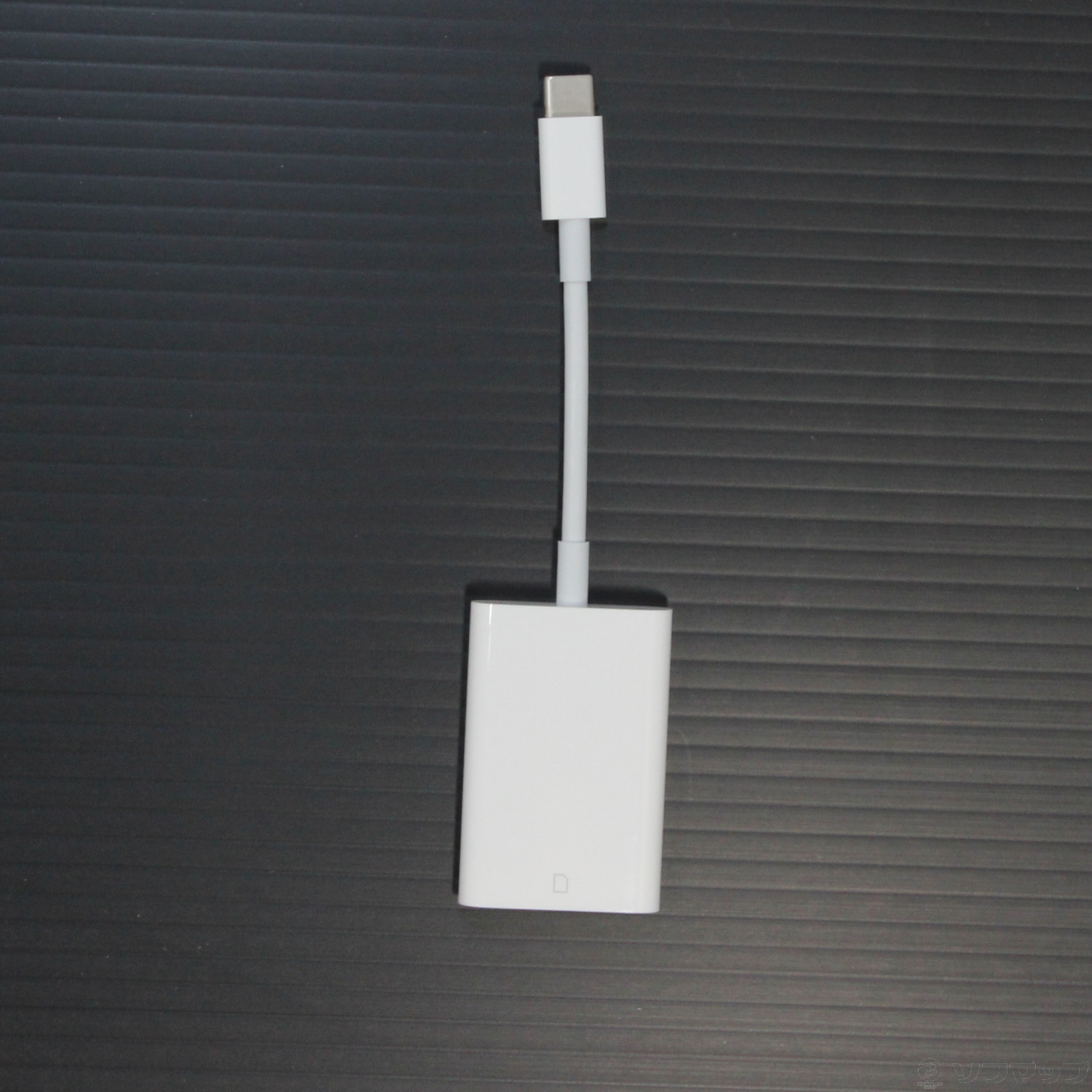 アップル純正品　USB-C to SD カードリーダー