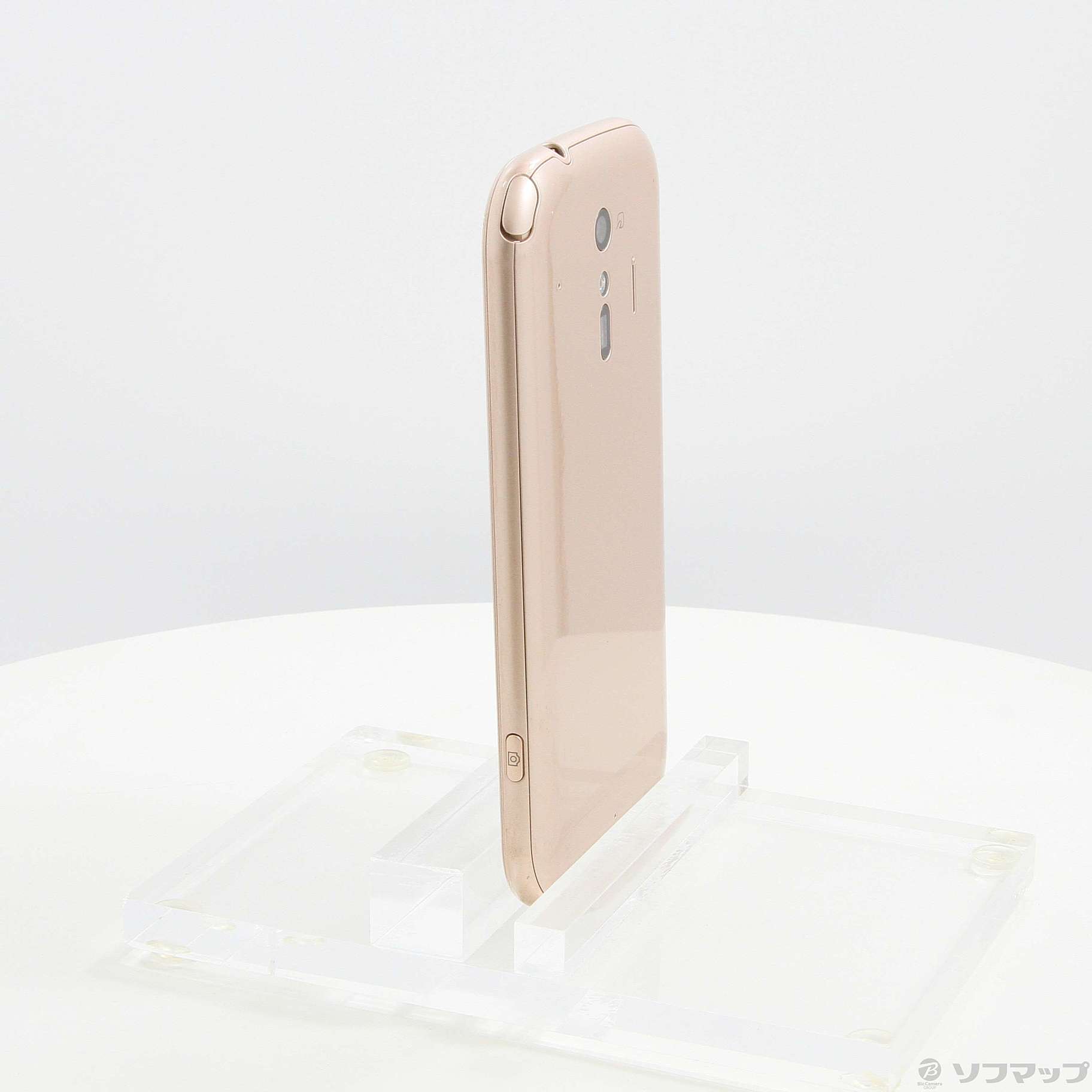 中古】らくらくスマートフォン me 32GB ゴールド F-01L docomoロック